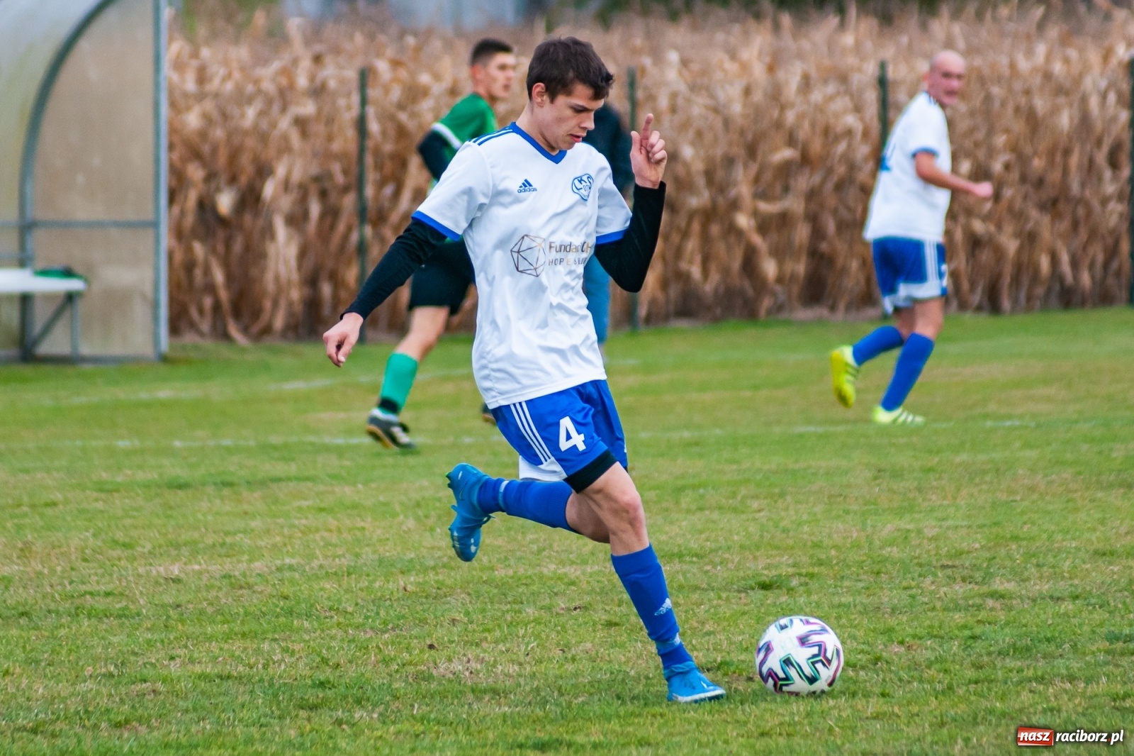 Zdjęcie w galerii na portalu naszraciborz.pl: Piłkarze Markowic zrobili prezent trenerowi [FOTO] wiadomości z regionu