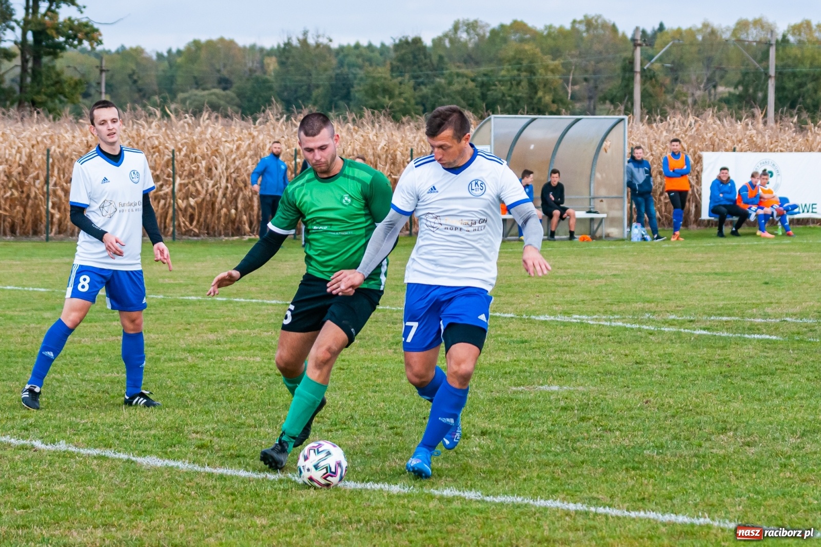 Zdjęcie w galerii na portalu naszraciborz.pl: Piłkarze Markowic zrobili prezent trenerowi [FOTO] wiadomości z regionu