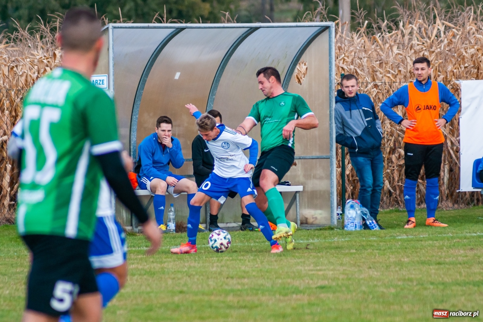 Zdjęcie w galerii na portalu naszraciborz.pl: Piłkarze Markowic zrobili prezent trenerowi [FOTO] wiadomości z regionu