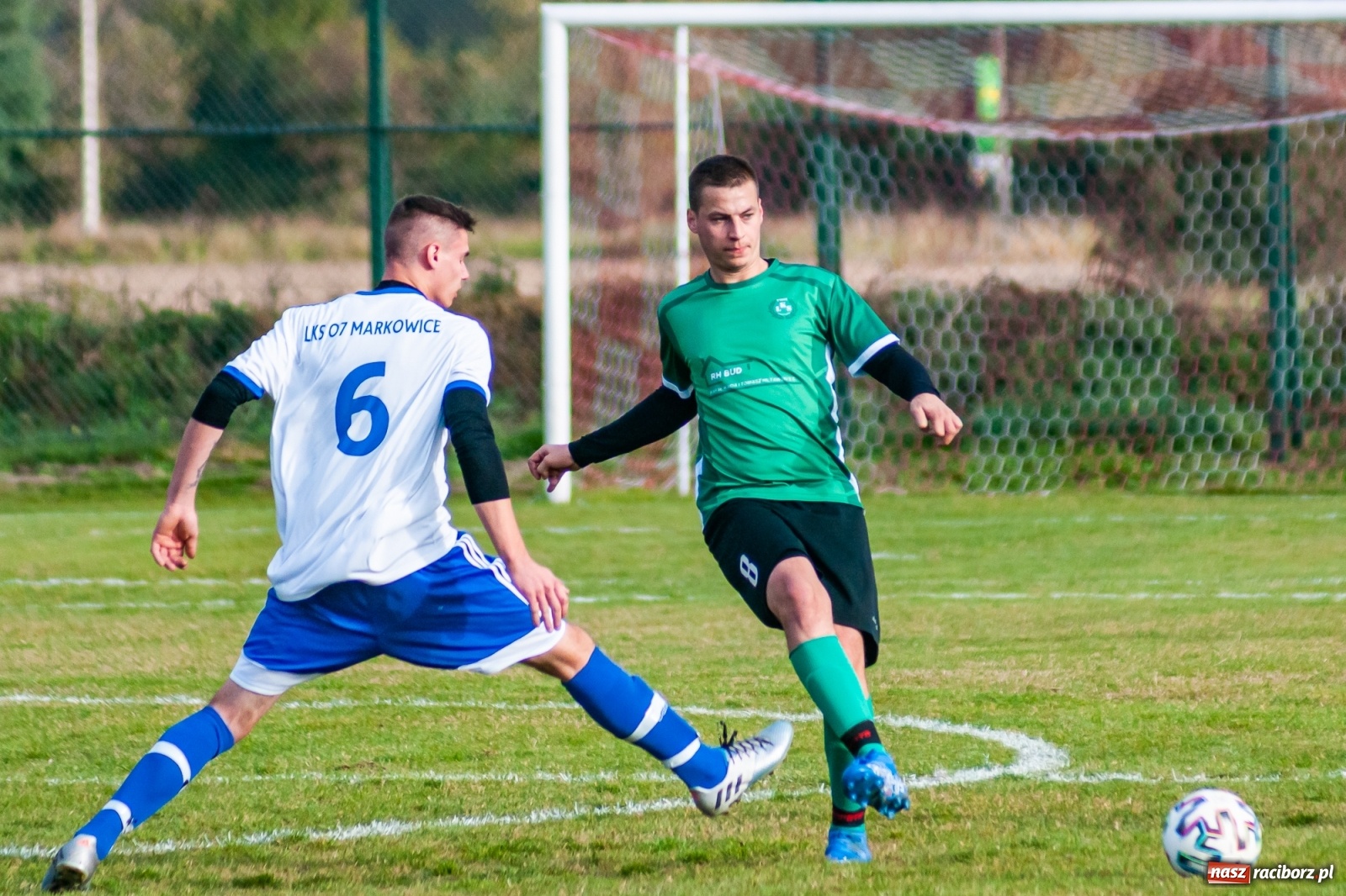 Zdjęcie w galerii na portalu naszraciborz.pl: Piłkarze Markowic zrobili prezent trenerowi [FOTO] wiadomości z regionu