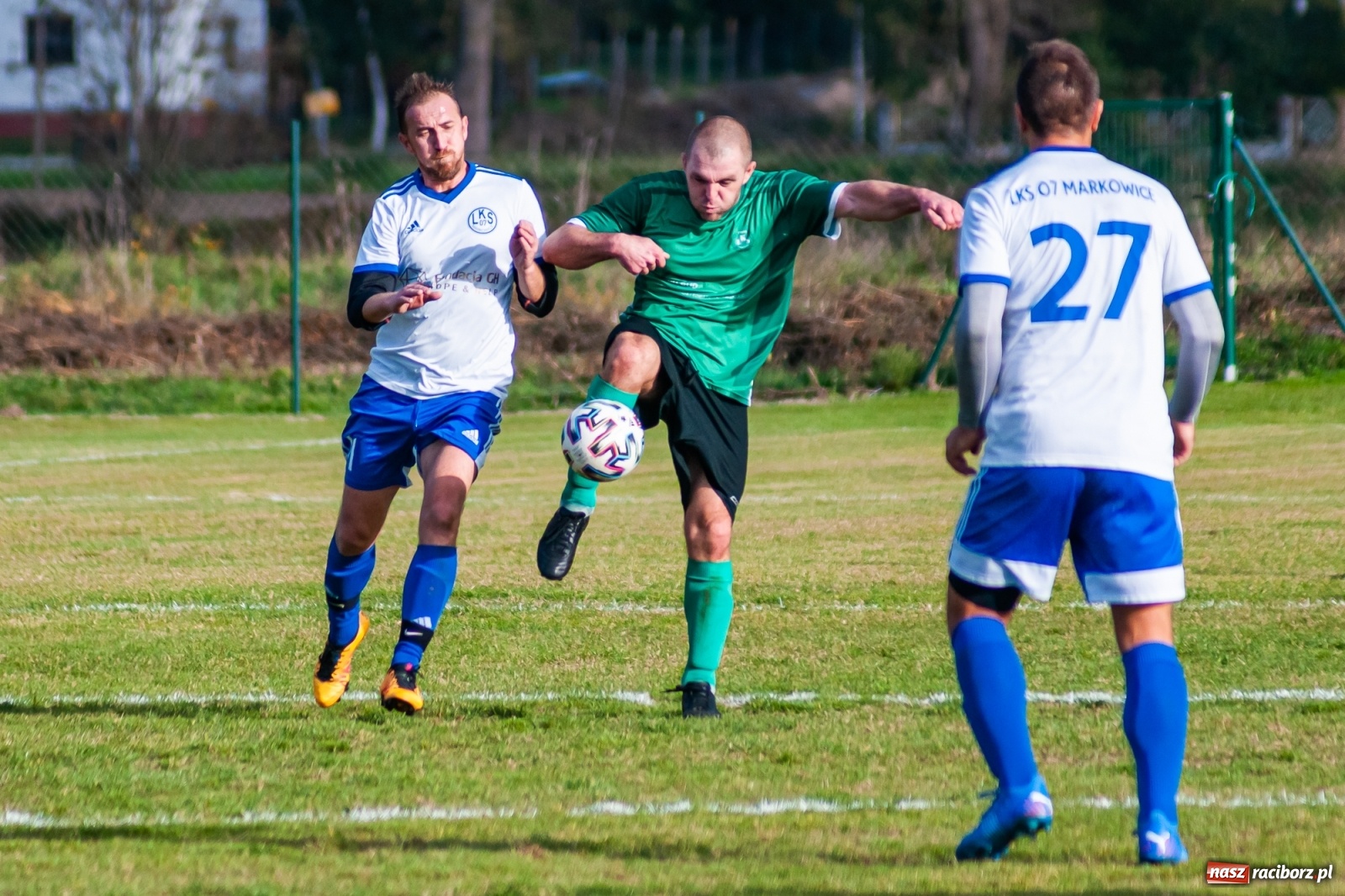 Zdjęcie w galerii na portalu naszraciborz.pl: Piłkarze Markowic zrobili prezent trenerowi [FOTO] wiadomości z regionu