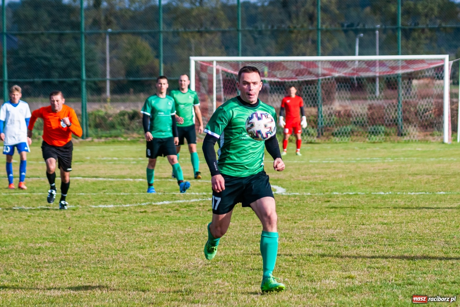 Zdjęcie w galerii na portalu naszraciborz.pl: Piłkarze Markowic zrobili prezent trenerowi [FOTO] wiadomości z regionu