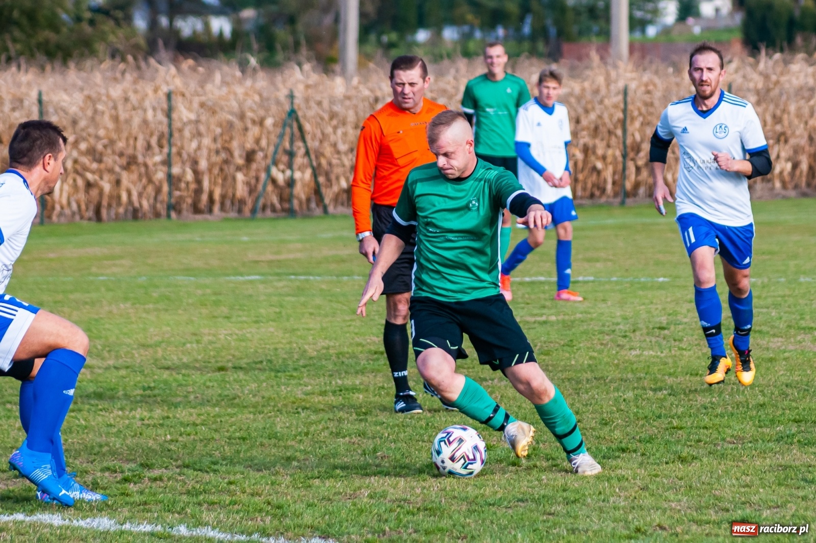 Zdjęcie w galerii na portalu naszraciborz.pl: Piłkarze Markowic zrobili prezent trenerowi [FOTO] wiadomości z regionu