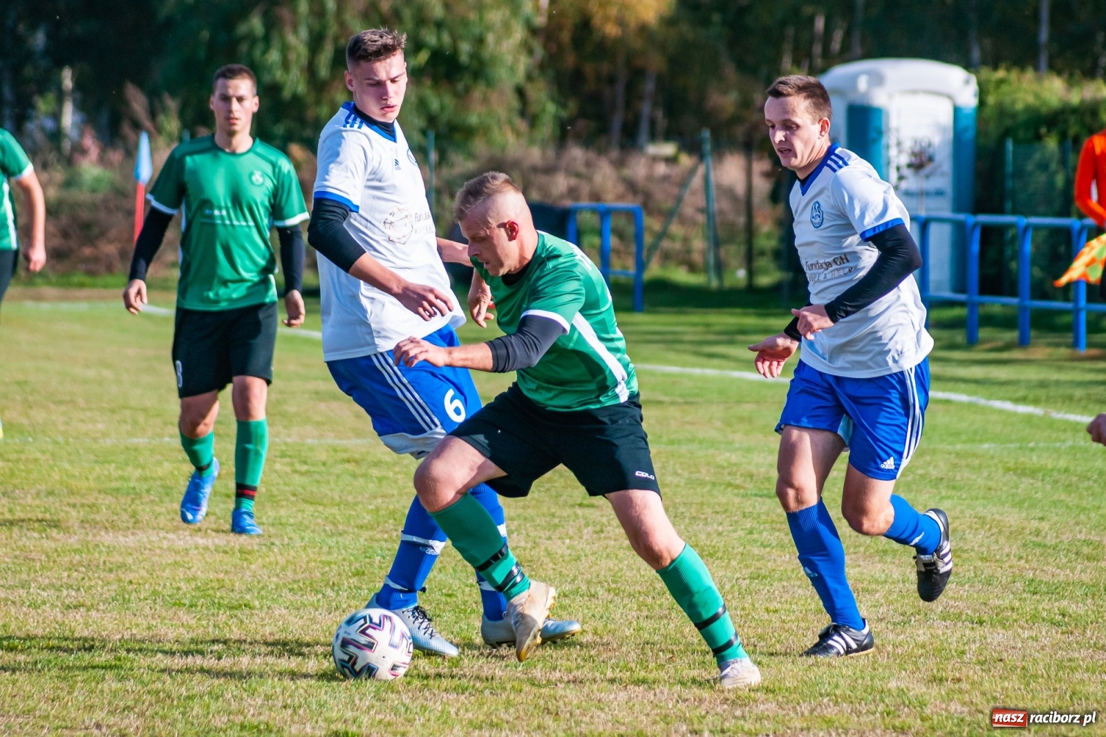 Zdjęcie w galerii na portalu naszraciborz.pl: Piłkarze Markowic zrobili prezent trenerowi [FOTO] wiadomości z regionu