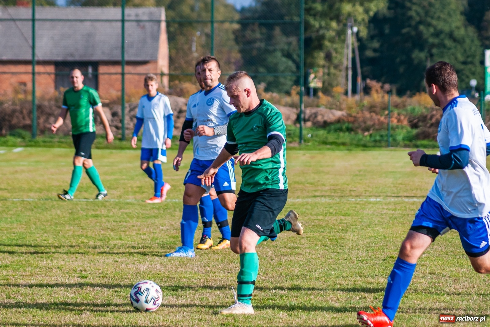 Zdjęcie w galerii na portalu naszraciborz.pl: Piłkarze Markowic zrobili prezent trenerowi [FOTO] wiadomości z regionu