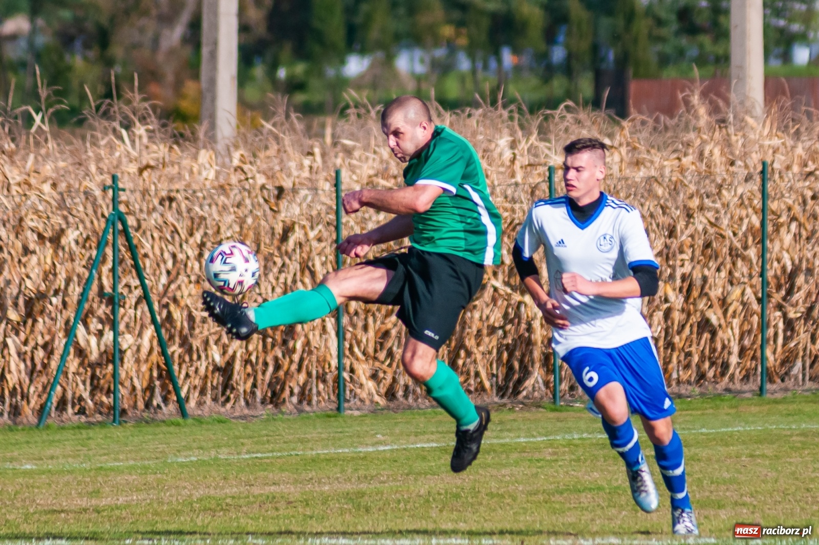 Zdjęcie w galerii na portalu naszraciborz.pl: Piłkarze Markowic zrobili prezent trenerowi [FOTO] wiadomości z regionu