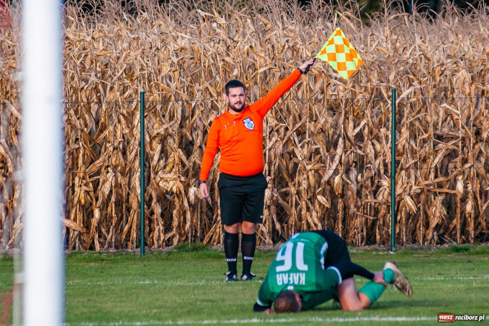 Zdjęcie w galerii na portalu naszraciborz.pl: Piłkarze Markowic zrobili prezent trenerowi [FOTO] wiadomości z regionu