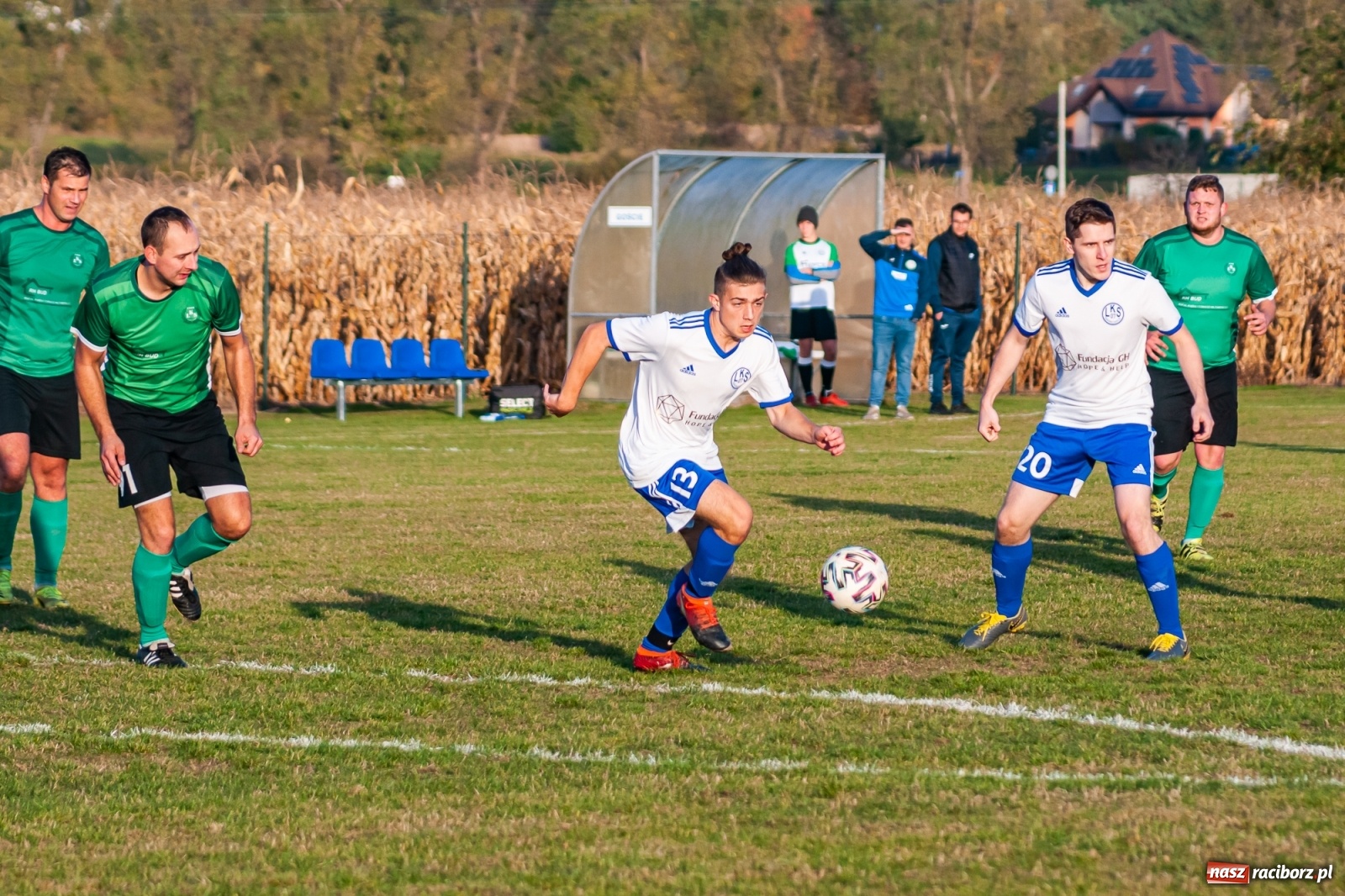 Zdjęcie w galerii na portalu naszraciborz.pl: Piłkarze Markowic zrobili prezent trenerowi [FOTO] wiadomości z regionu