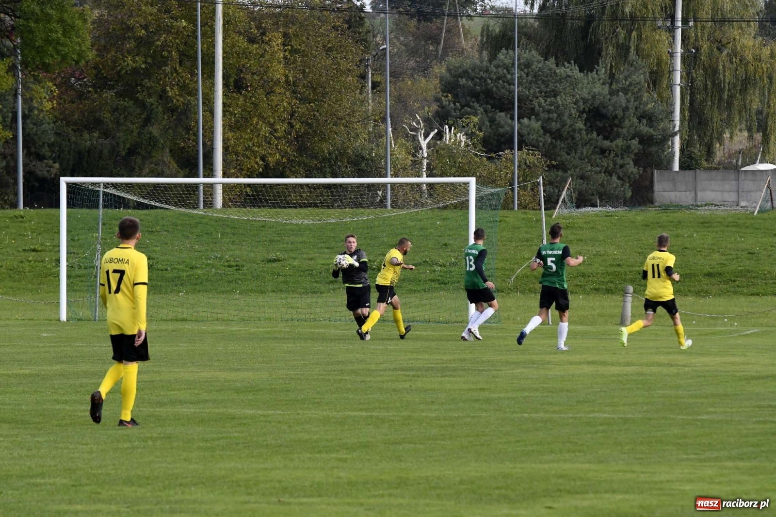 Zdjęcie w galerii na portalu naszraciborz.pl: Tworków dominował na boisku w Lubomi [FOTO i WIDEO] wiadomości z regionu