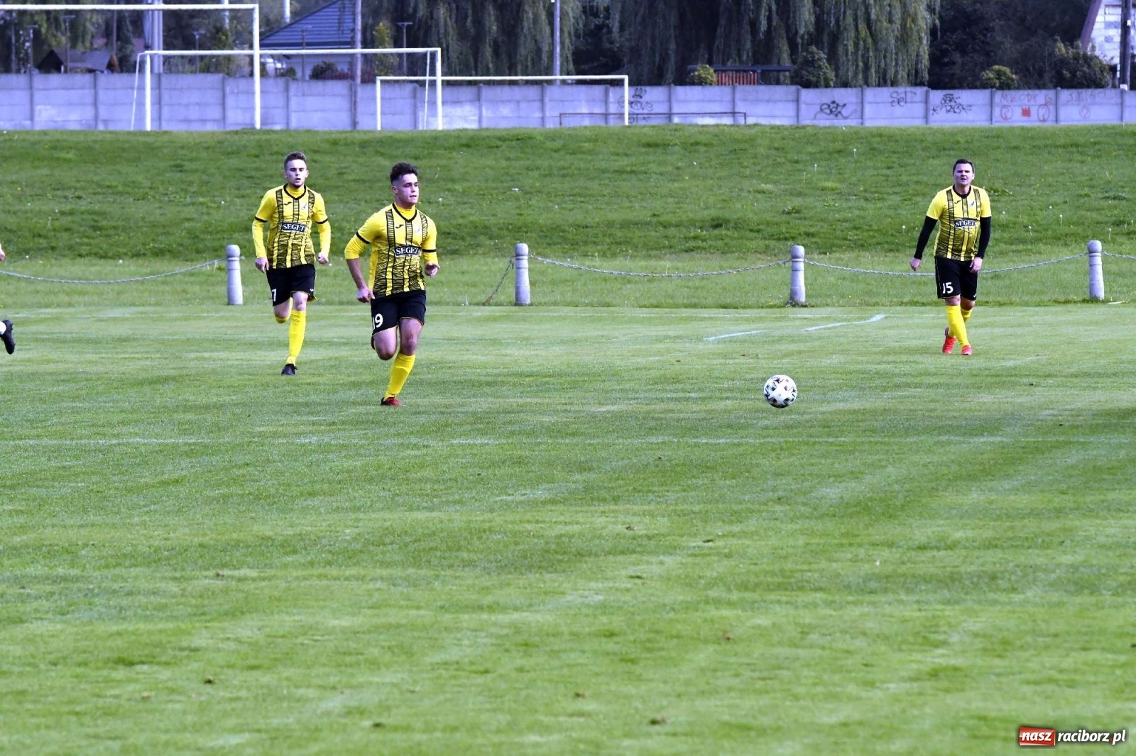 Zdjęcie w galerii na portalu naszraciborz.pl: Tworków dominował na boisku w Lubomi [FOTO i WIDEO] wiadomości z regionu
