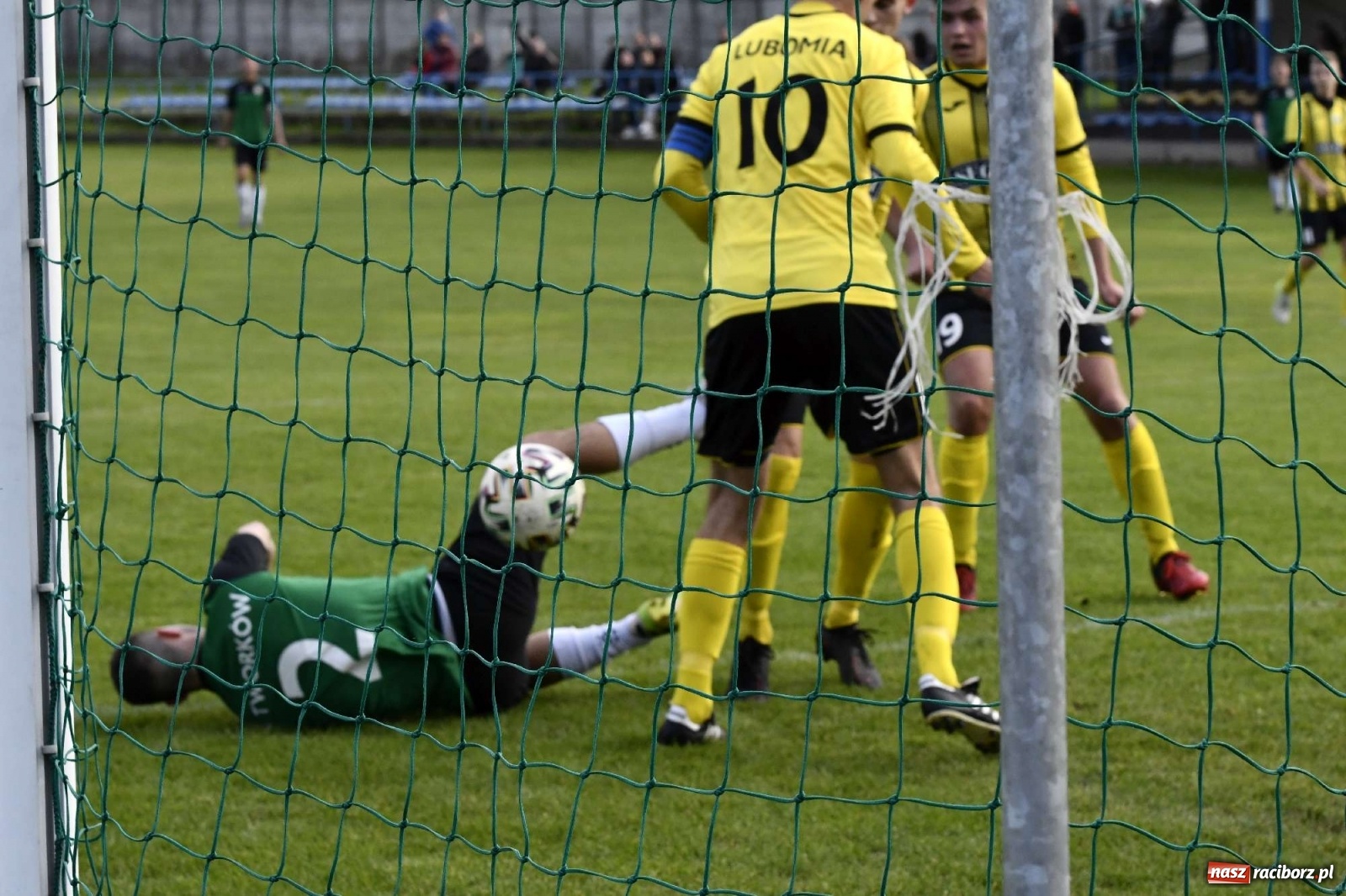 Zdjęcie w galerii na portalu naszraciborz.pl: Tworków dominował na boisku w Lubomi [FOTO i WIDEO] wiadomości z regionu