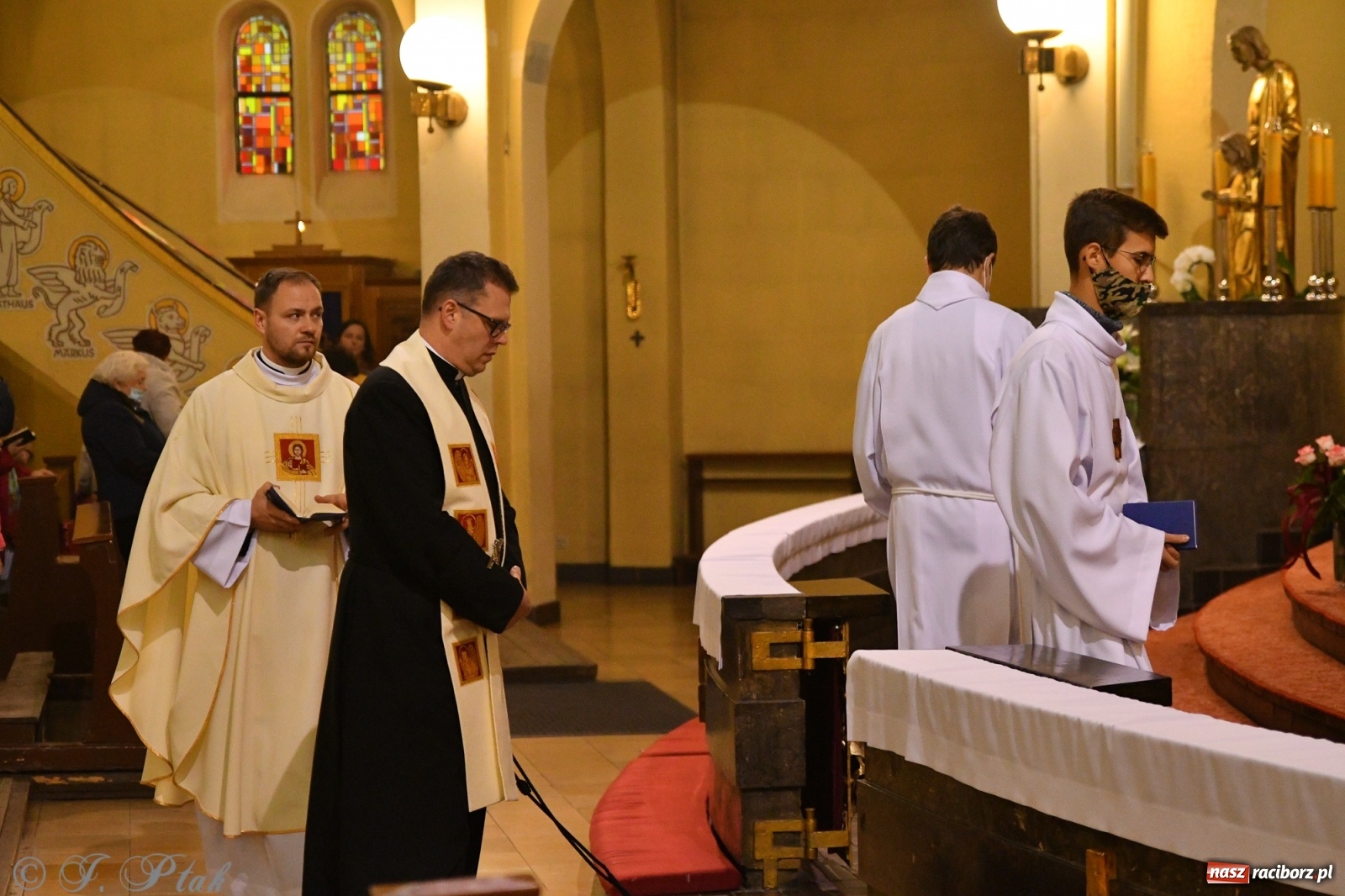 Zdjęcie w galerii na portalu naszraciborz.pl: W 86. rocznicę konsekracji w parafii NSPJ rozpoczęły się misje wiadomości z regionu