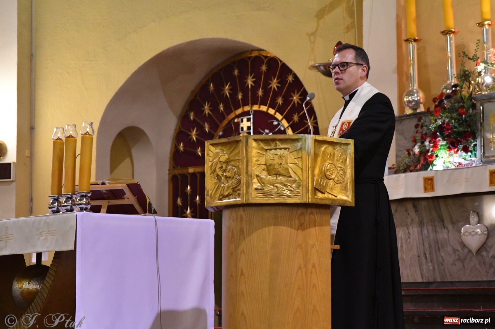 Zdjęcie w galerii na portalu naszraciborz.pl: W 86. rocznicę konsekracji w parafii NSPJ rozpoczęły się misje wiadomości z regionu