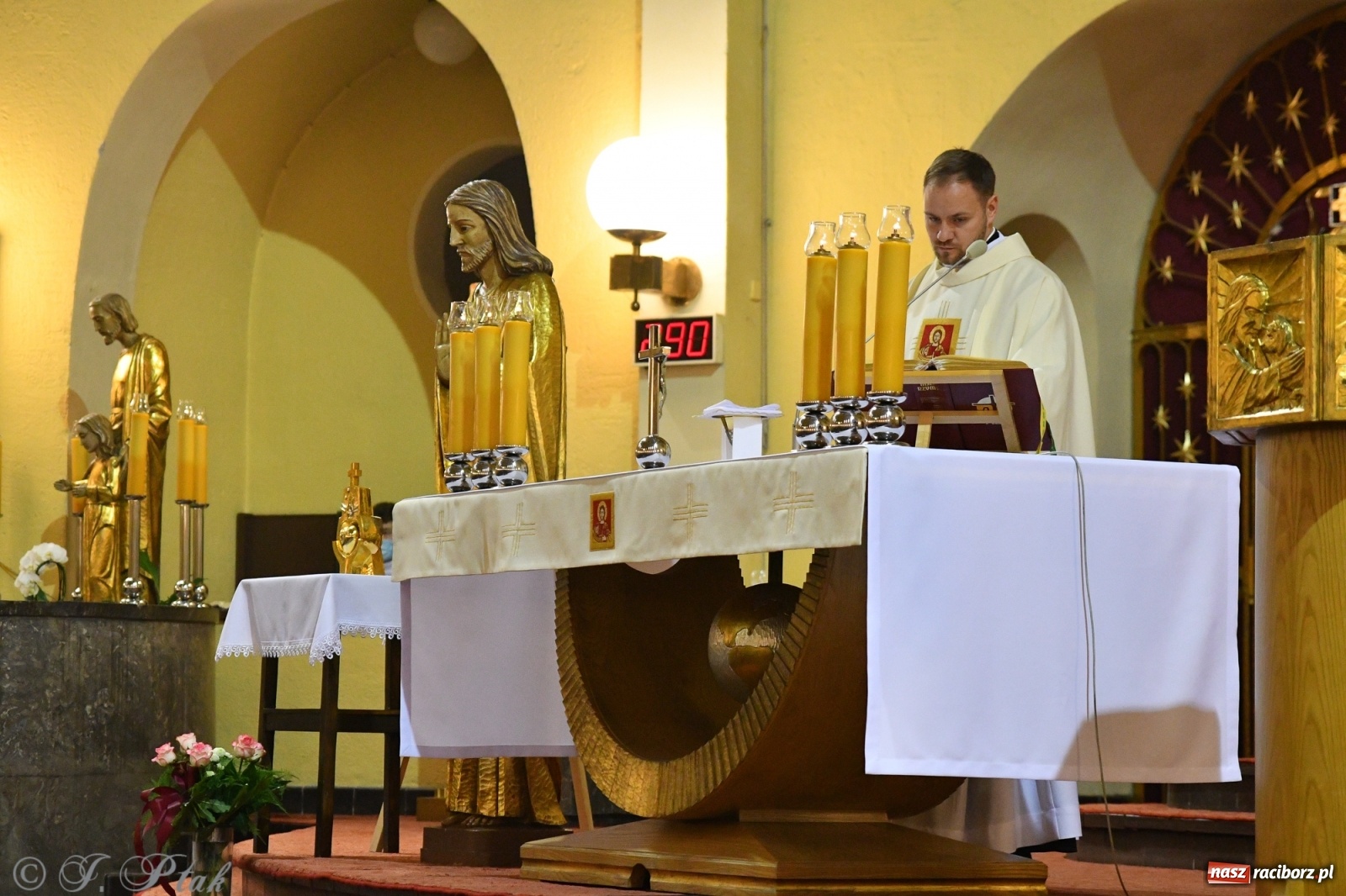 Zdjęcie w galerii na portalu naszraciborz.pl: W 86. rocznicę konsekracji w parafii NSPJ rozpoczęły się misje wiadomości z regionu