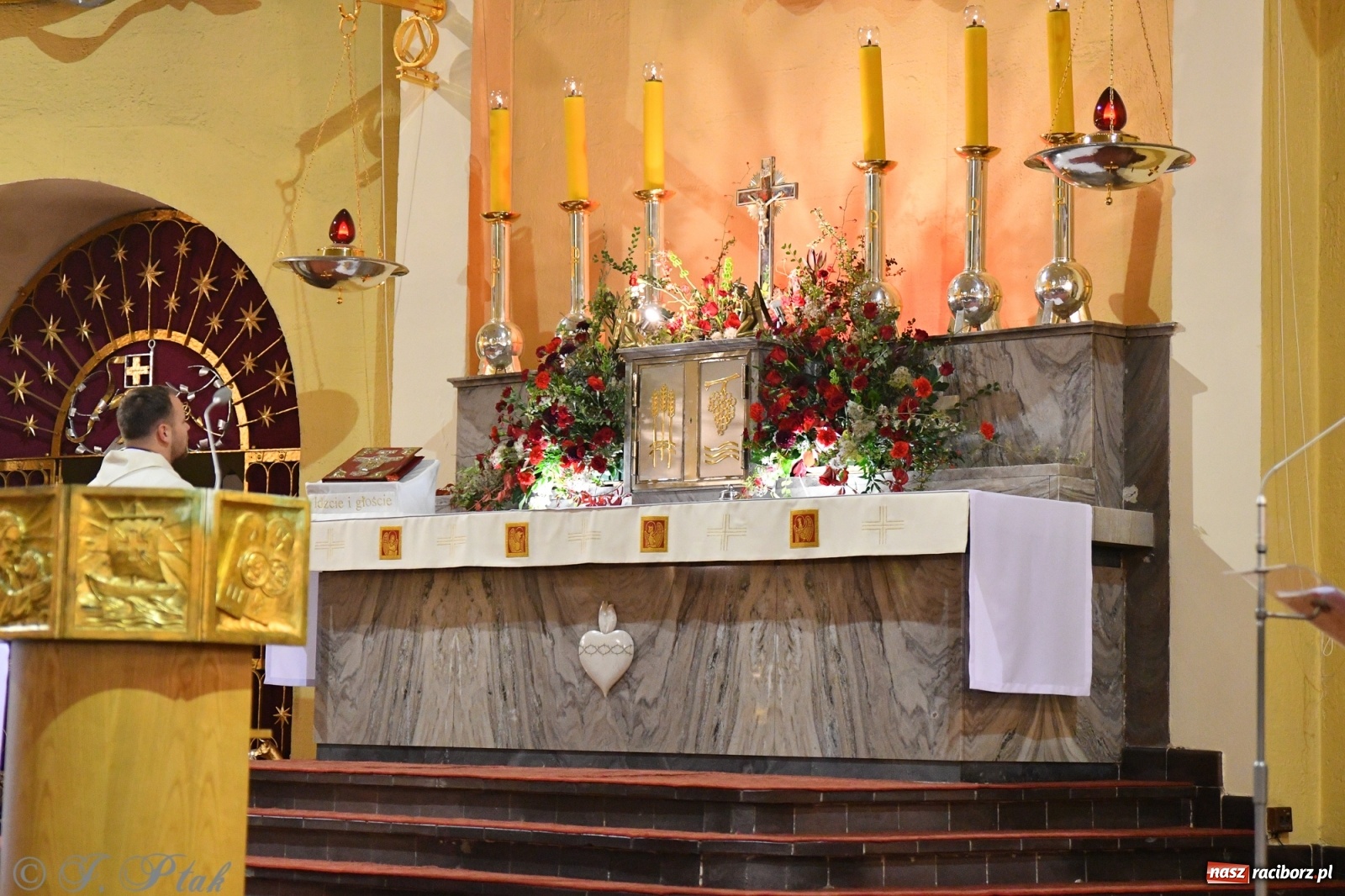 Zdjęcie w galerii na portalu naszraciborz.pl: W 86. rocznicę konsekracji w parafii NSPJ rozpoczęły się misje wiadomości z regionu