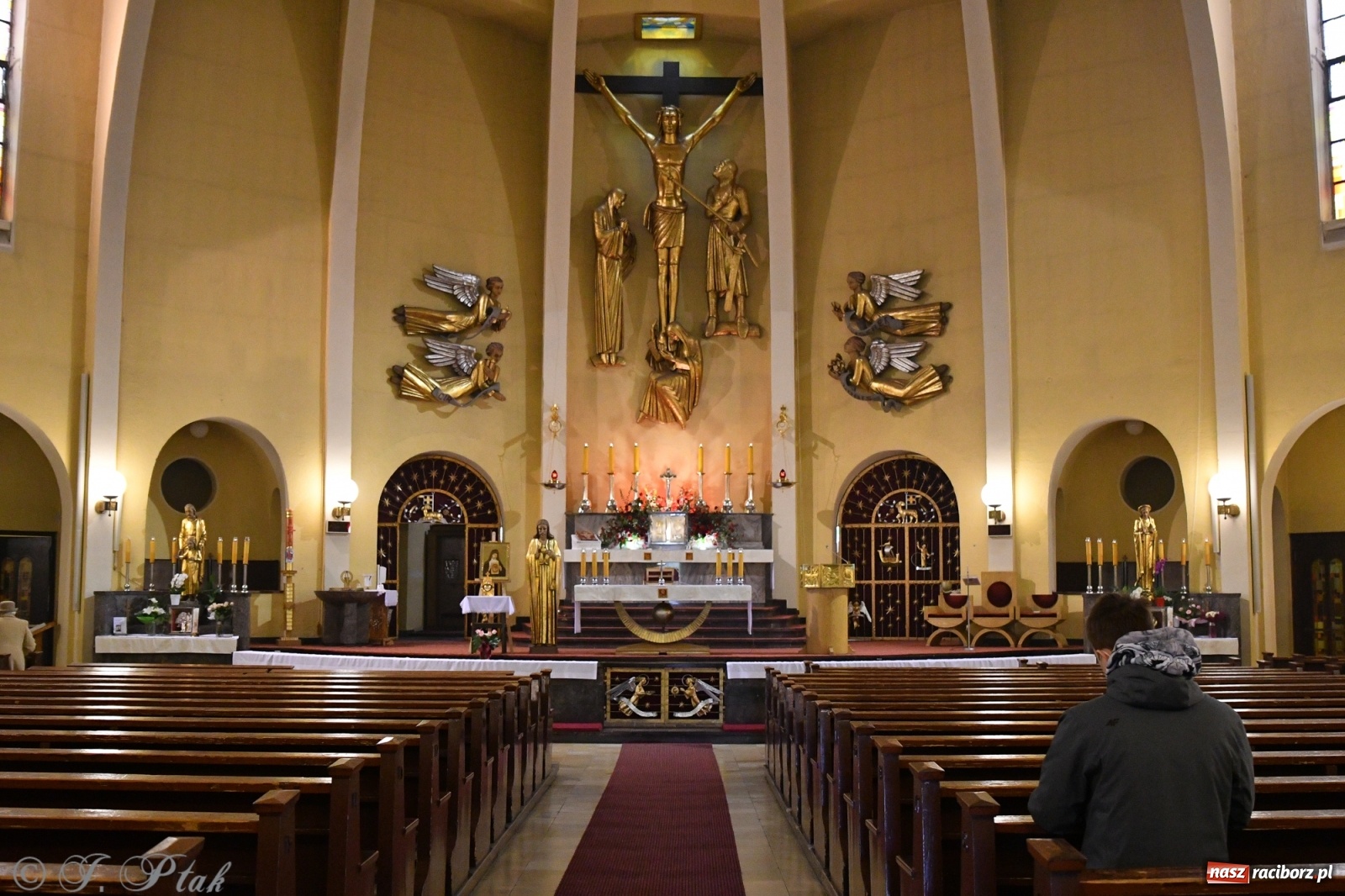 Zdjęcie w galerii na portalu naszraciborz.pl: W 86. rocznicę konsekracji w parafii NSPJ rozpoczęły się misje wiadomości z regionu