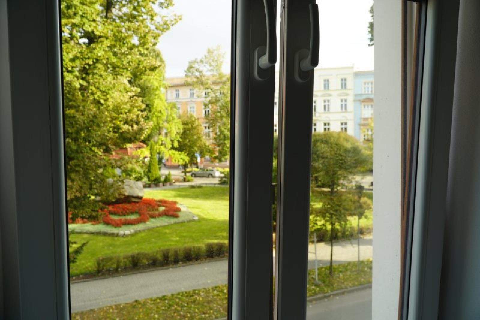 Zdjęcie w galerii na portalu naszraciborz.pl: Senatorsko-prezydencka wizyta w Dziennym Domu Pomocy Społecznej [FOTO] wiadomości z regionu