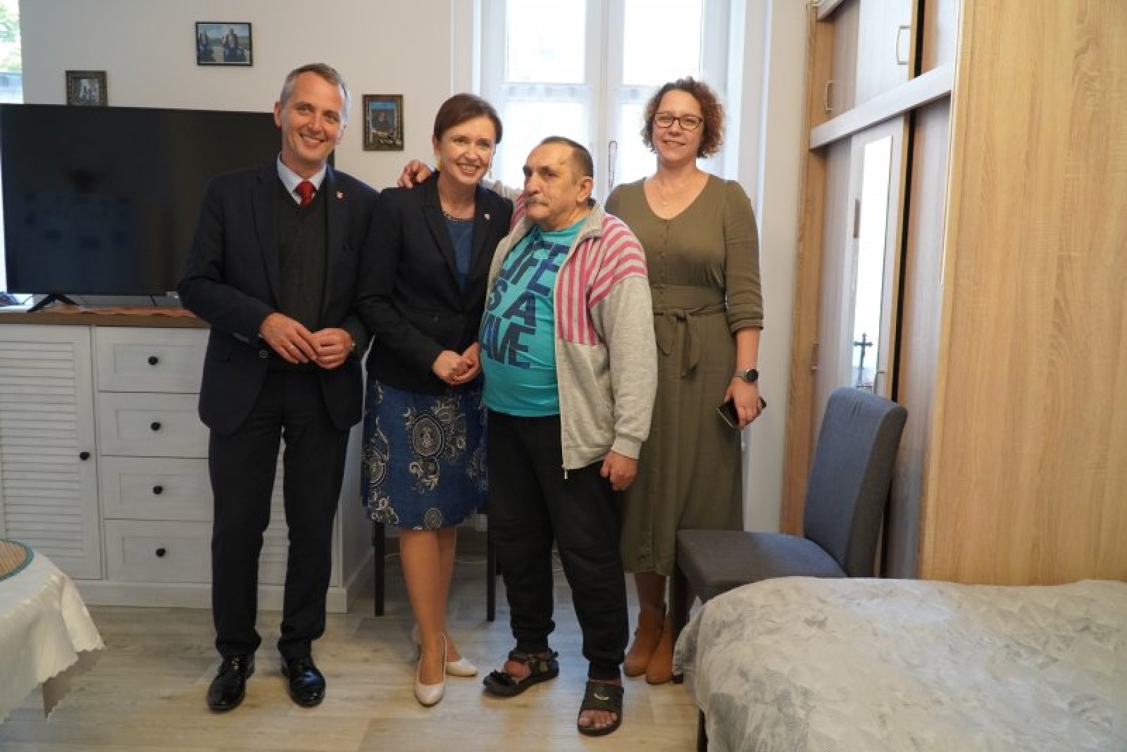 Zdjęcie w galerii na portalu naszraciborz.pl: Senatorsko-prezydencka wizyta w Dziennym Domu Pomocy Społecznej [FOTO] wiadomości z regionu