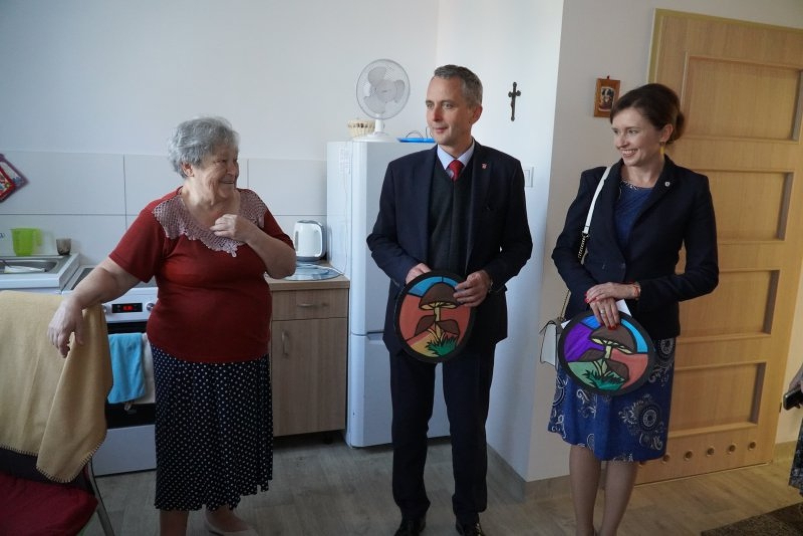 Zdjęcie w galerii na portalu naszraciborz.pl: Senatorsko-prezydencka wizyta w Dziennym Domu Pomocy Społecznej [FOTO] wiadomości z regionu