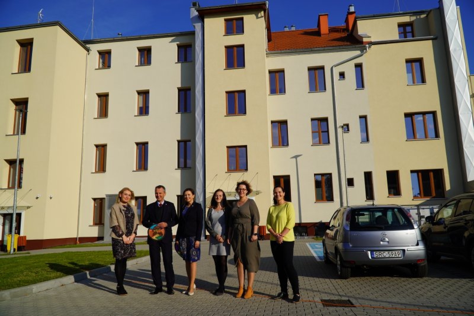 Zdjęcie w galerii na portalu naszraciborz.pl: Senatorsko-prezydencka wizyta w Dziennym Domu Pomocy Społecznej [FOTO] wiadomości z regionu