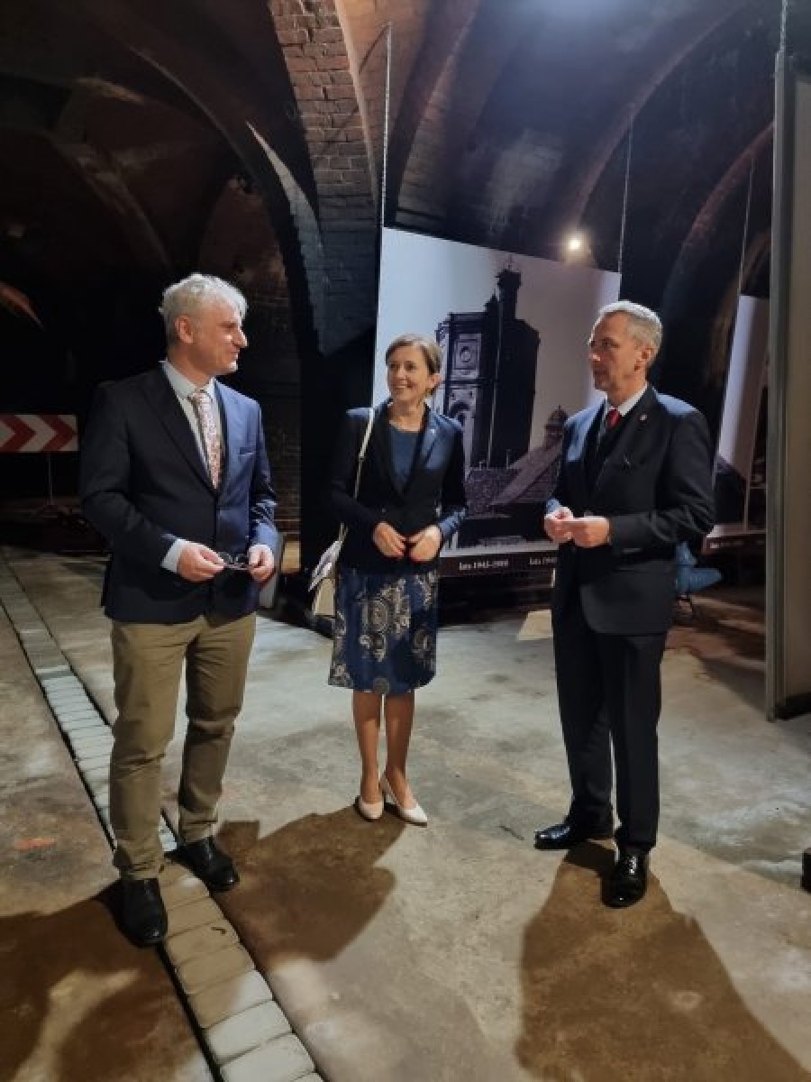 Zdjęcie w galerii na portalu naszraciborz.pl: Senator Ewa Gawęda i prezydent doglądali jak pracuje oczyszczalnia ścieków wiadomości z regionu