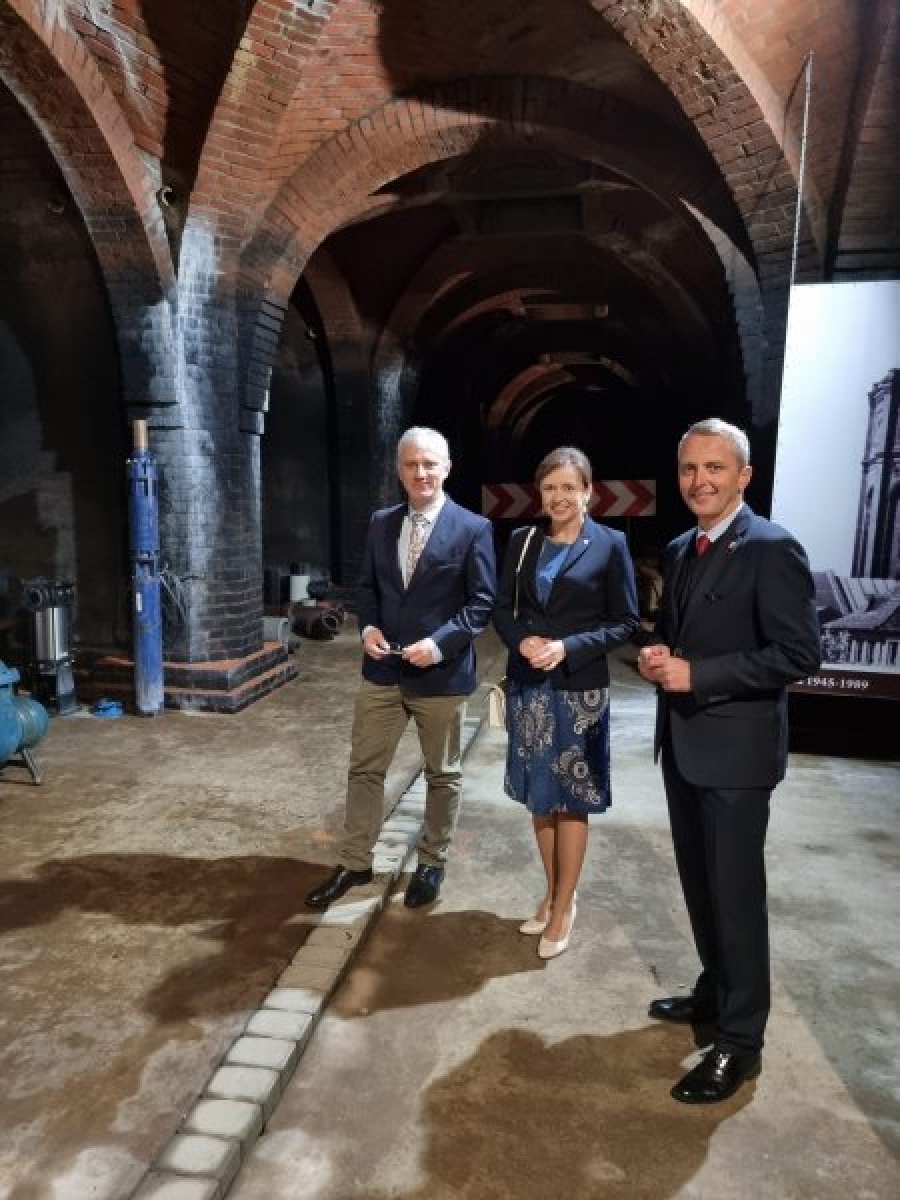 Zdjęcie w galerii na portalu naszraciborz.pl: Senator Ewa Gawęda i prezydent doglądali jak pracuje oczyszczalnia ścieków wiadomości z regionu