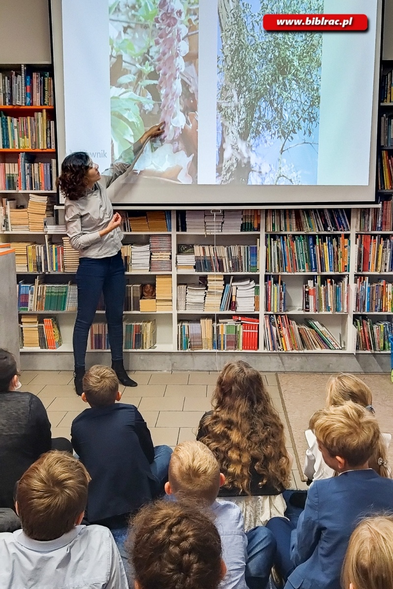 Zdjęcie w galerii na portalu naszraciborz.pl: Upoluję coś czy zje mnie ktoś – naukowo o zwierzętach w bibliotece w Markowicach wiadomości z regionu