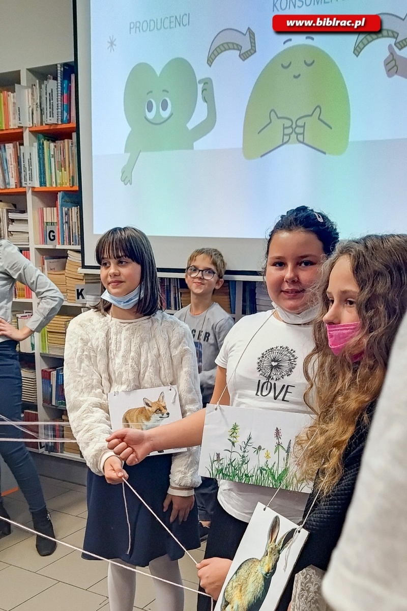 Zdjęcie w galerii na portalu naszraciborz.pl: Upoluję coś czy zje mnie ktoś – naukowo o zwierzętach w bibliotece w Markowicach wiadomości z regionu