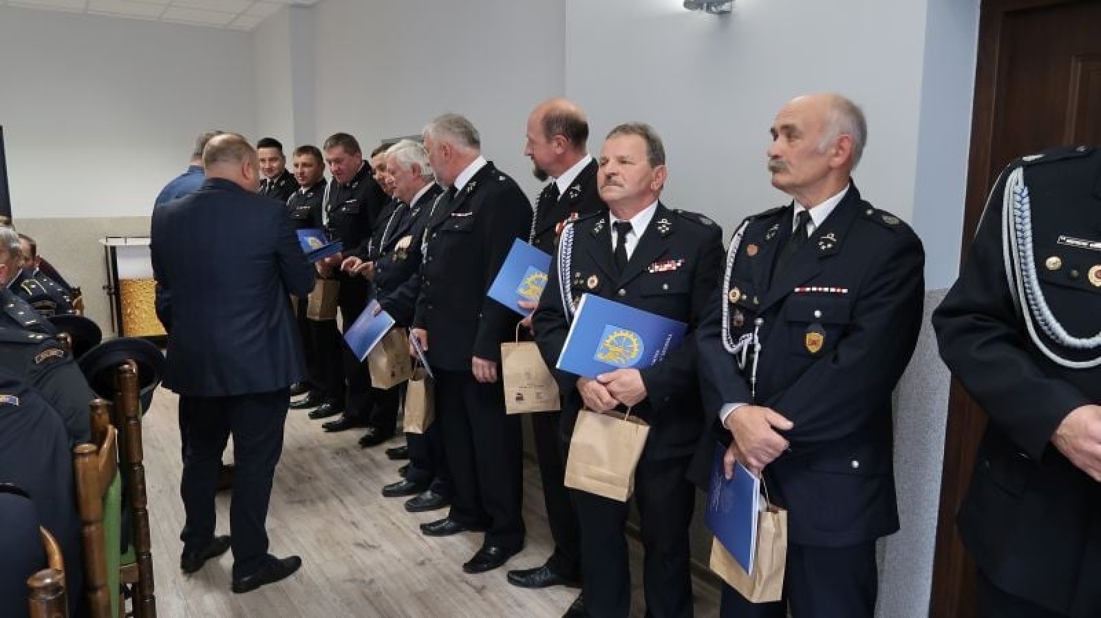 Zdjęcie w galerii na portalu naszraciborz.pl: Strażacy z gm. Kuźnia Raciborska już po gminnym zjeździe wiadomości z regionu