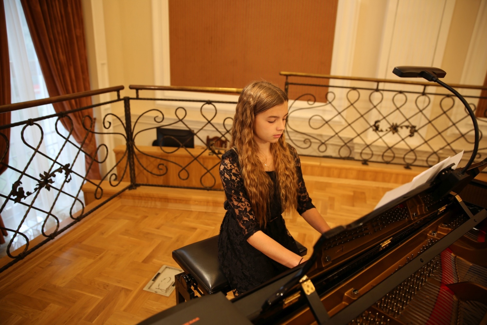 Zdjęcie w galerii na portalu naszraciborz.pl: Trzech nauczycieli ZSOMS nagrodzonych przez Marszałka Województwa Śląskiego wiadomości z regionu