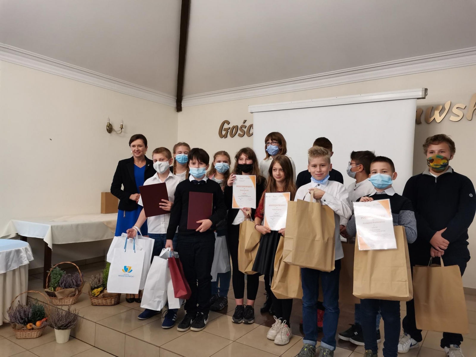 Zdjęcie w galerii na portalu naszraciborz.pl: Sukcesy uczniów z Rudnika w konkursie senackim List do taty wiadomości z regionu