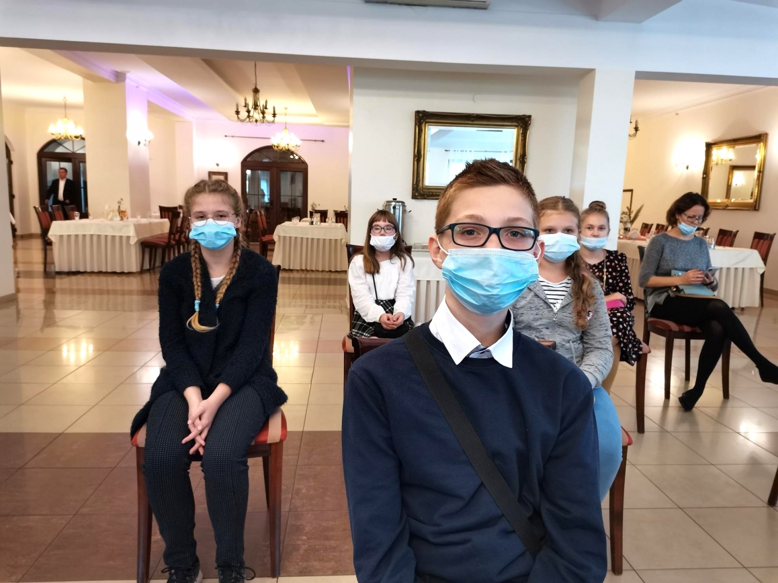 Zdjęcie w galerii na portalu naszraciborz.pl: Sukcesy uczniów z Rudnika w konkursie senackim List do taty wiadomości z regionu