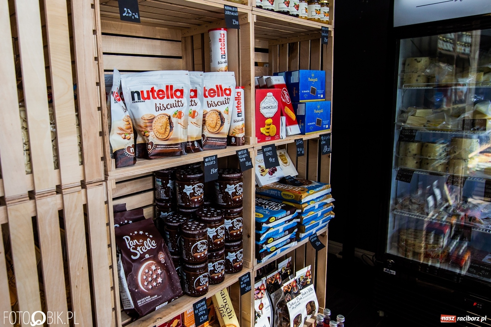 Zdjęcie w galerii na portalu naszraciborz.pl: Oliwa i Wino - włoskie delikatesy w Raciborzu większe niż dotąd, z nowym towarem i promocją wiadomości z regionu