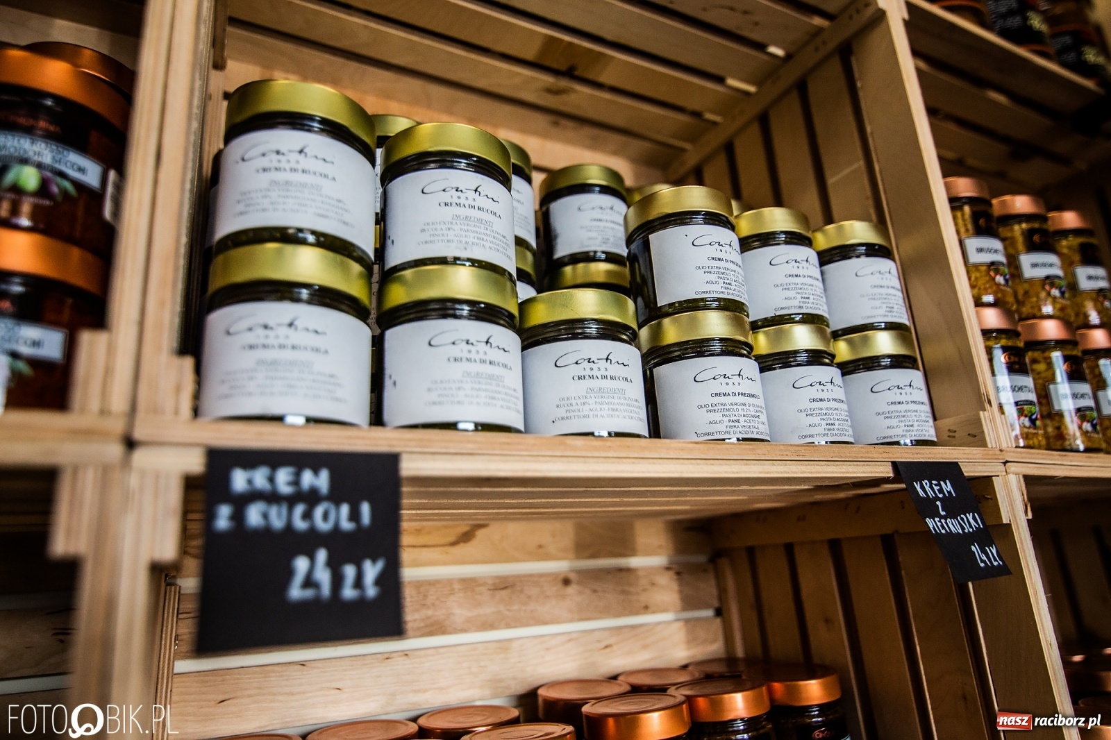 Zdjęcie w galerii na portalu naszraciborz.pl: Oliwa i Wino - włoskie delikatesy w Raciborzu większe niż dotąd, z nowym towarem i promocją wiadomości z regionu