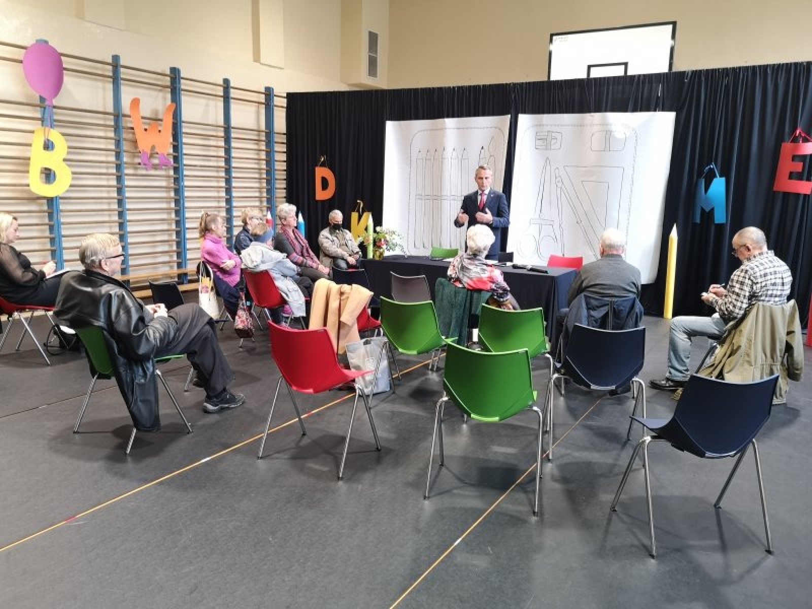 Zdjęcie w galerii na portalu naszraciborz.pl: Długa lista uwag mieszkańców centrum na spotkaniu z prezydentem wiadomości z regionu