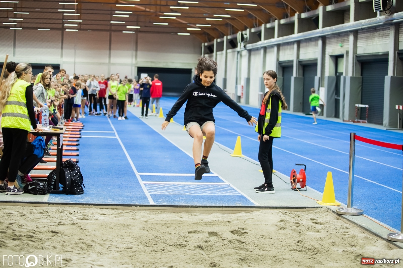 Zdjęcie w galerii na portalu naszraciborz.pl: Halowe Mistrzostwa Raciborza i Powiatu Raciborskiego w Lekkiej Atletyce [FOTO, WYNIKI] wiadomości z regionu