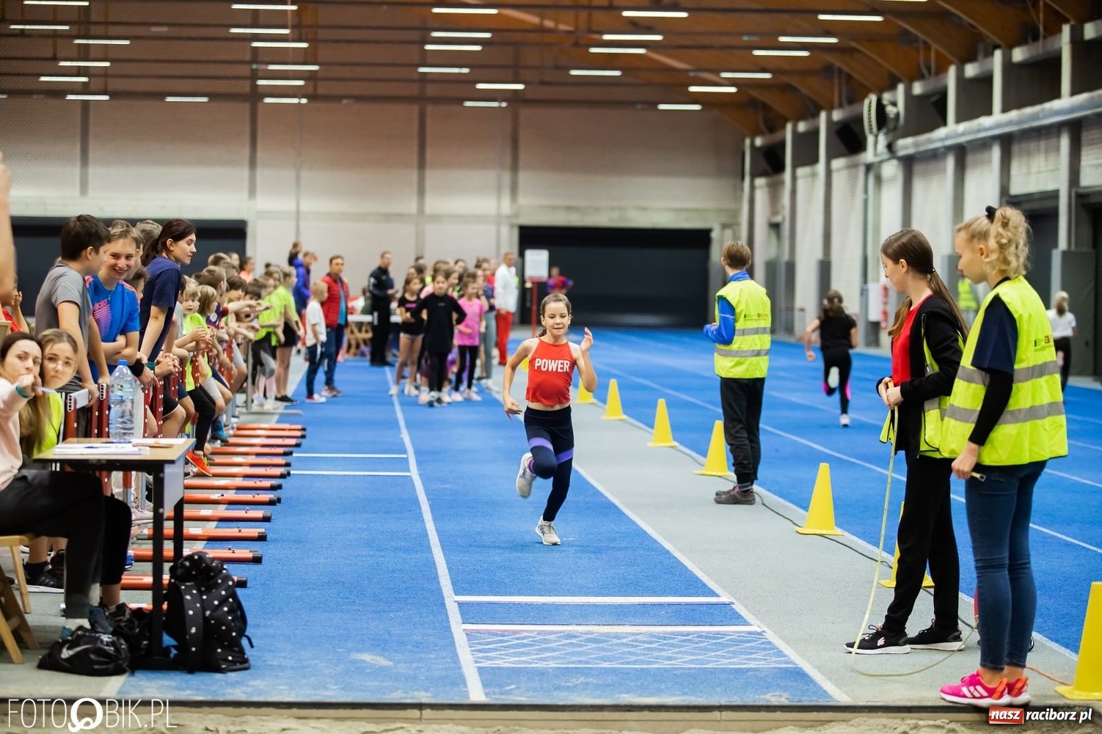 Zdjęcie w galerii na portalu naszraciborz.pl: Halowe Mistrzostwa Raciborza i Powiatu Raciborskiego w Lekkiej Atletyce [FOTO, WYNIKI] wiadomości z regionu