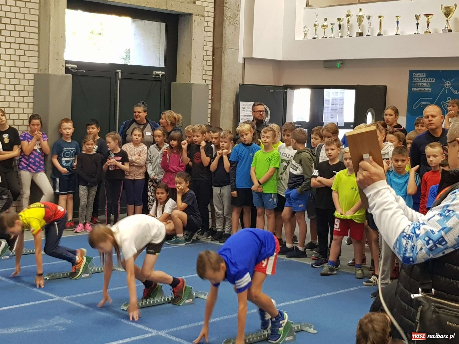 Zdjęcie w galerii na portalu naszraciborz.pl: Halowe Mistrzostwa Raciborza i Powiatu Raciborskiego w Lekkiej Atletyce [FOTO, WYNIKI] wiadomości z regionu