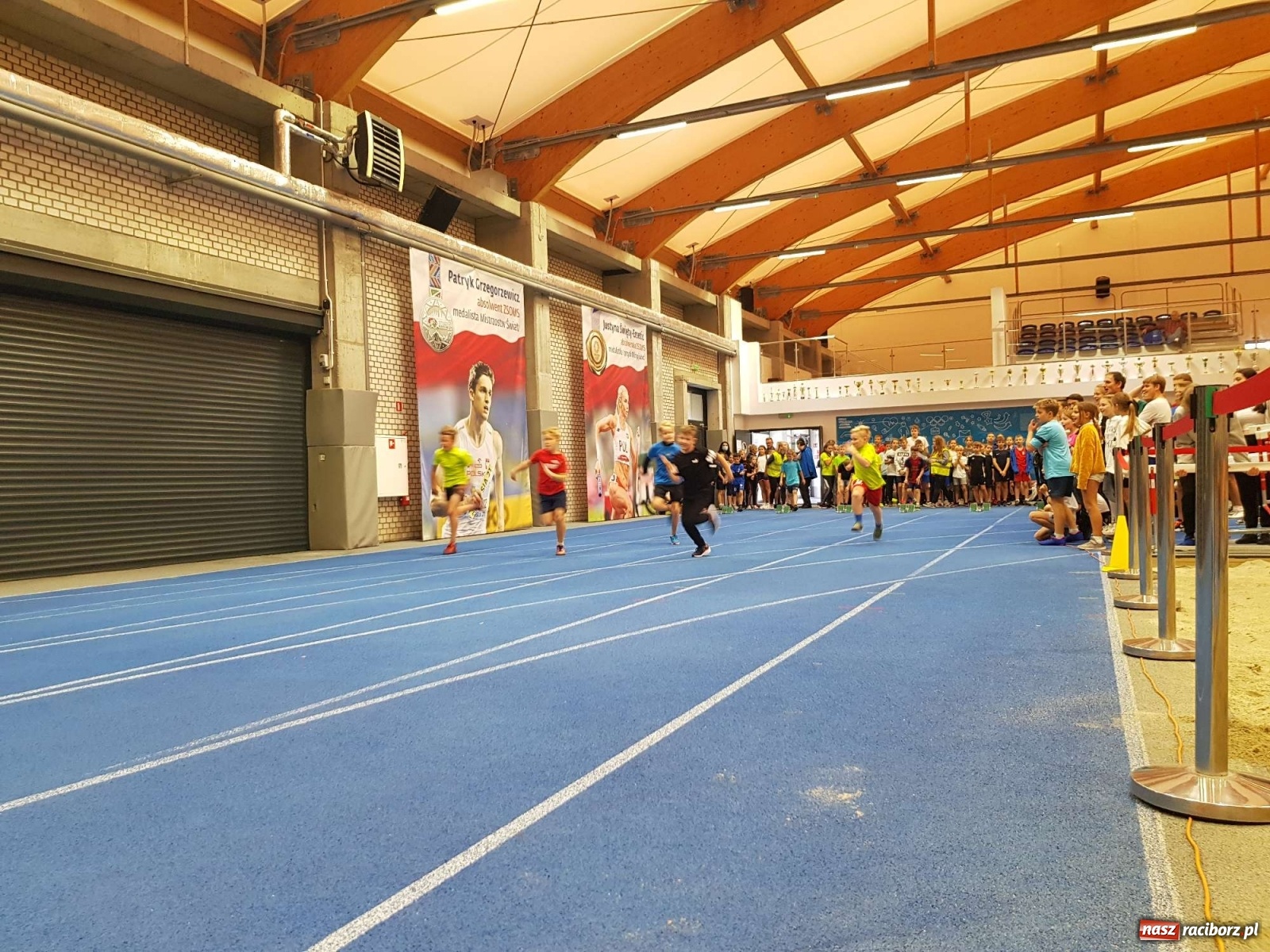 Zdjęcie w galerii na portalu naszraciborz.pl: Halowe Mistrzostwa Raciborza i Powiatu Raciborskiego w Lekkiej Atletyce [FOTO, WYNIKI] wiadomości z regionu