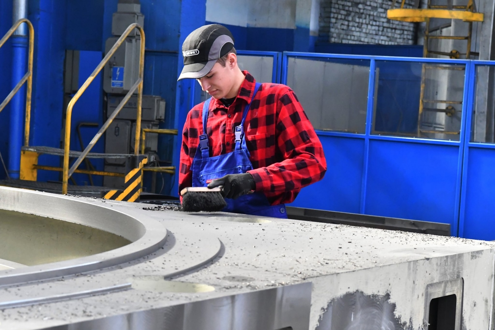 Zdjęcie w galerii na portalu naszraciborz.pl: Uczniowie Mechanika zdobywają praktyczne umiejętności w Rafamecie wiadomości z regionu