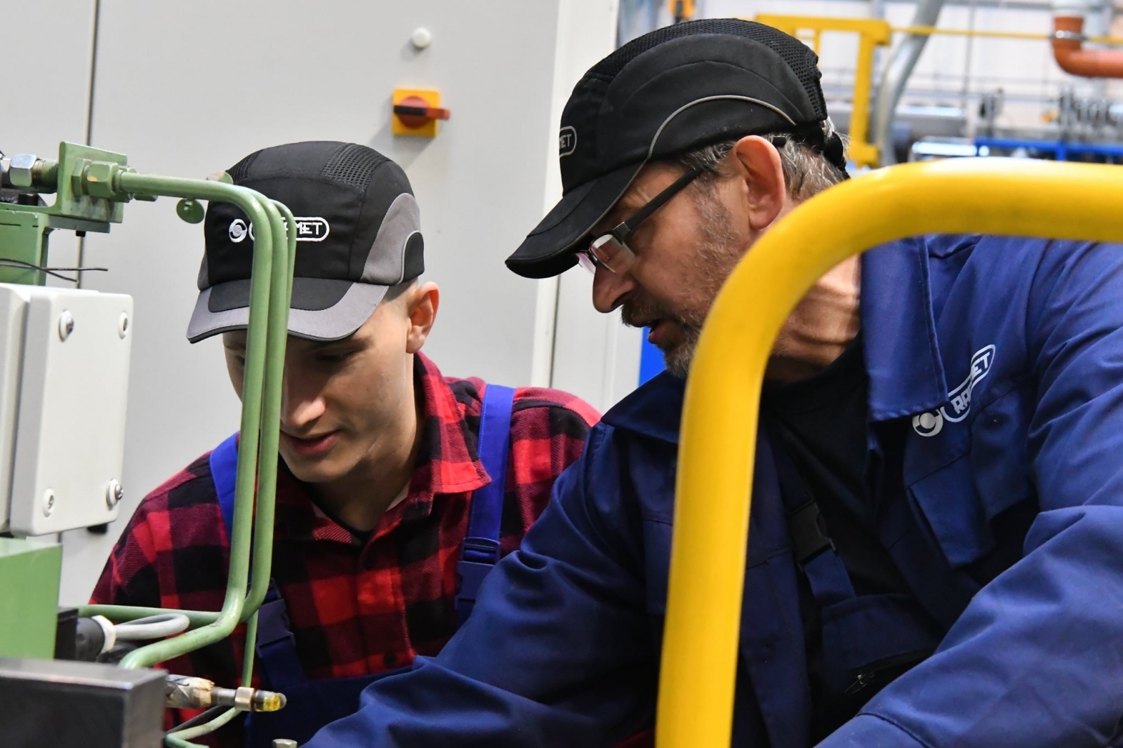 Zdjęcie w galerii na portalu naszraciborz.pl: Uczniowie Mechanika zdobywają praktyczne umiejętności w Rafamecie wiadomości z regionu