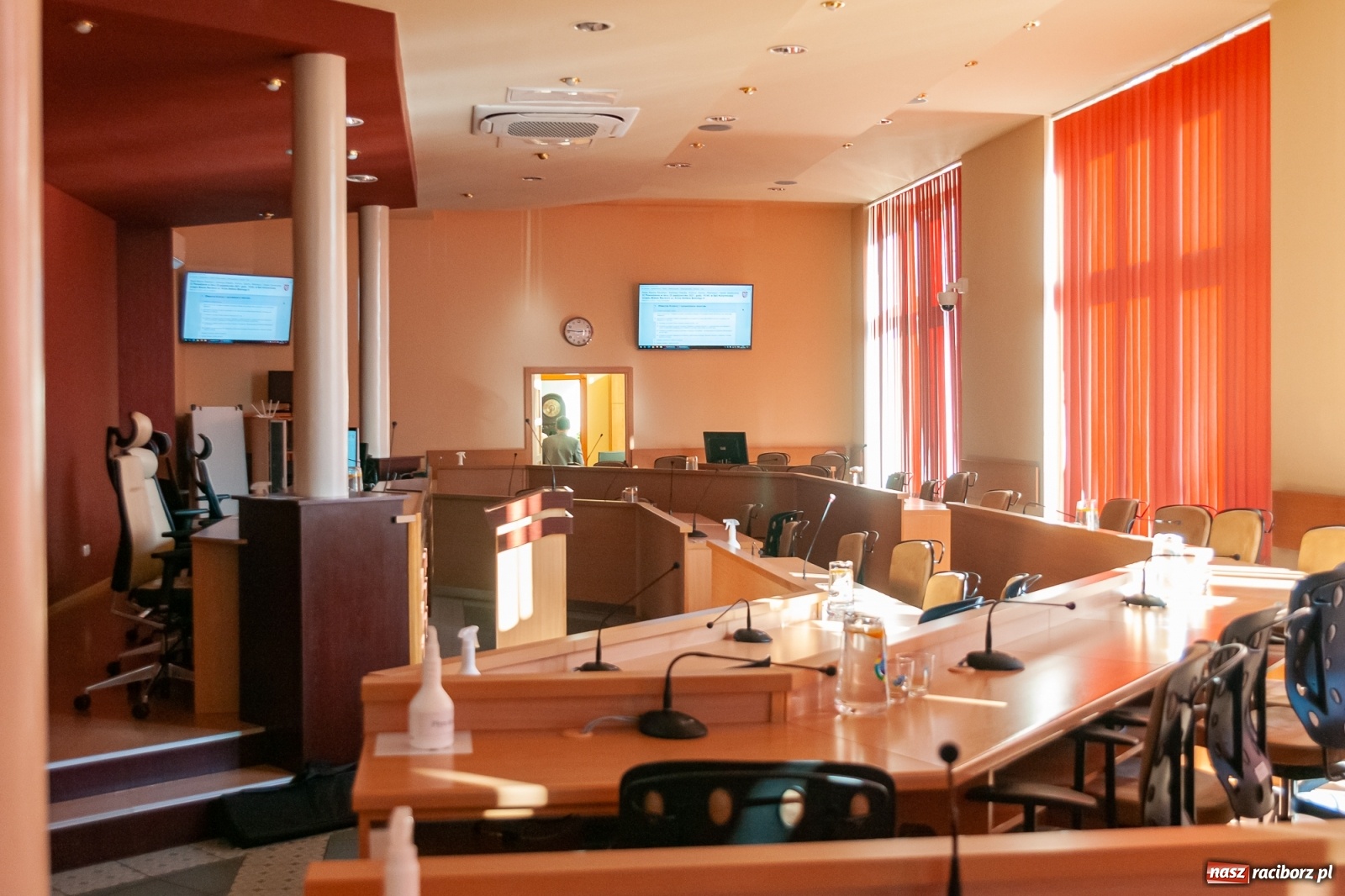 Zdjęcie w galerii na portalu naszraciborz.pl: Medal Honorowy Miasta Raciborza z... błędem ortograficznym wiadomości z regionu