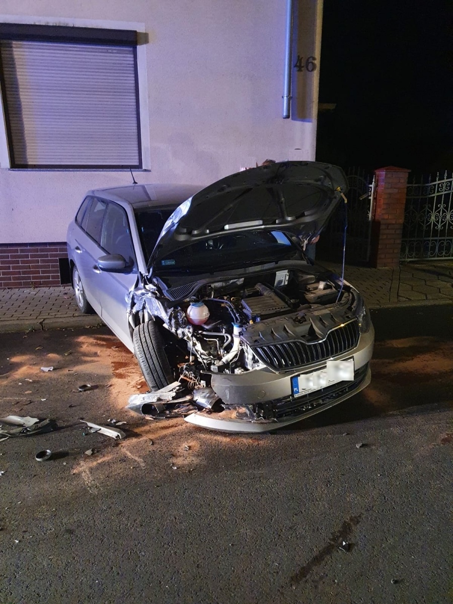 Zdjęcie w galerii na portalu naszraciborz.pl: Kompletnie pijana kobieta spowodowała wypadek na Michejdy wiadomości z regionu