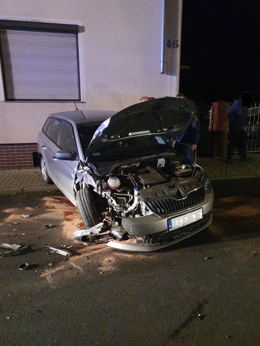 Zdjęcie w galerii na portalu naszraciborz.pl: Kompletnie pijana kobieta spowodowała wypadek na Michejdy wiadomości z regionu