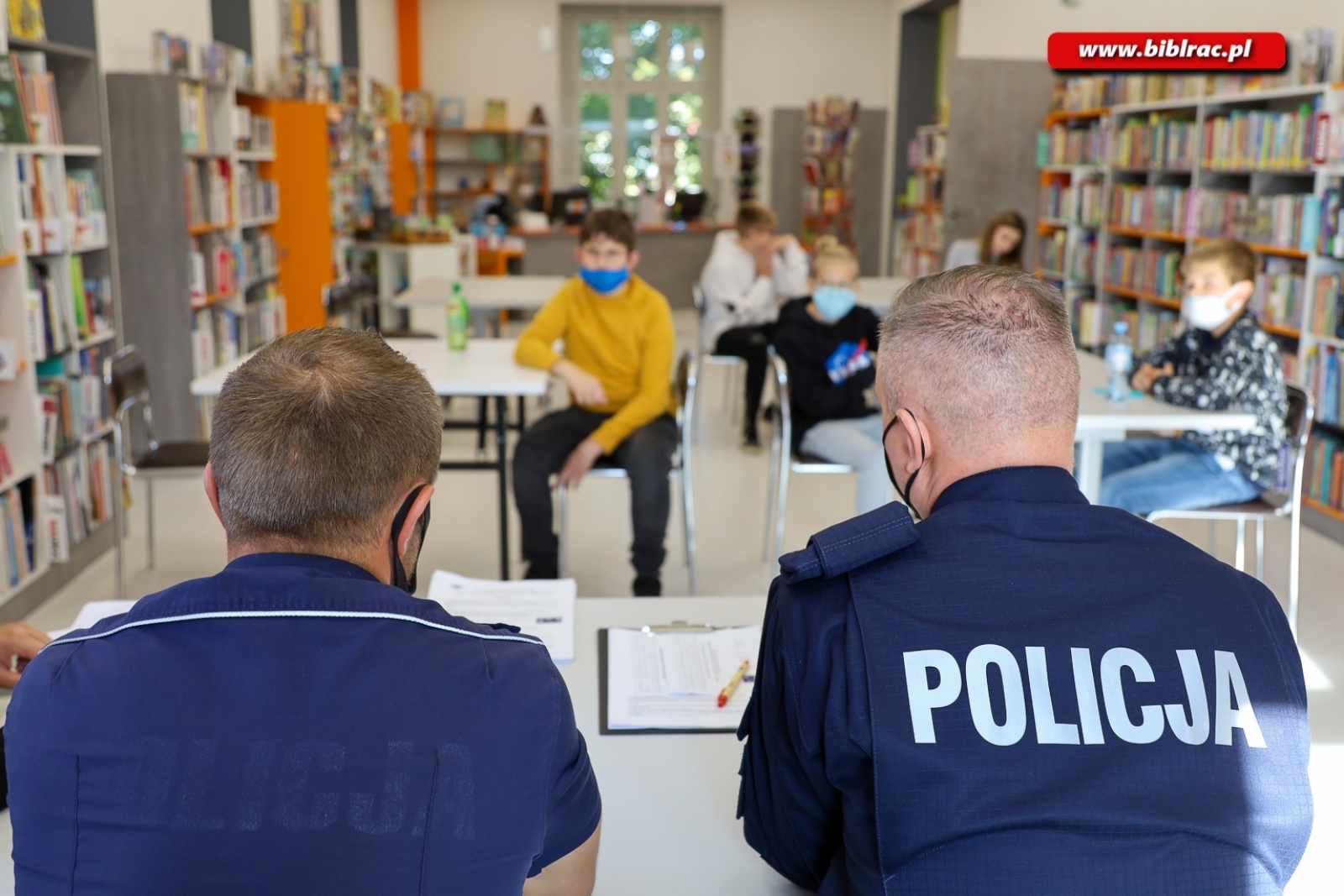 Zdjęcie w galerii na portalu naszraciborz.pl: W bibliotece odbył się Konkurs Wiedzy o Ruchu Drogowym wiadomości z regionu