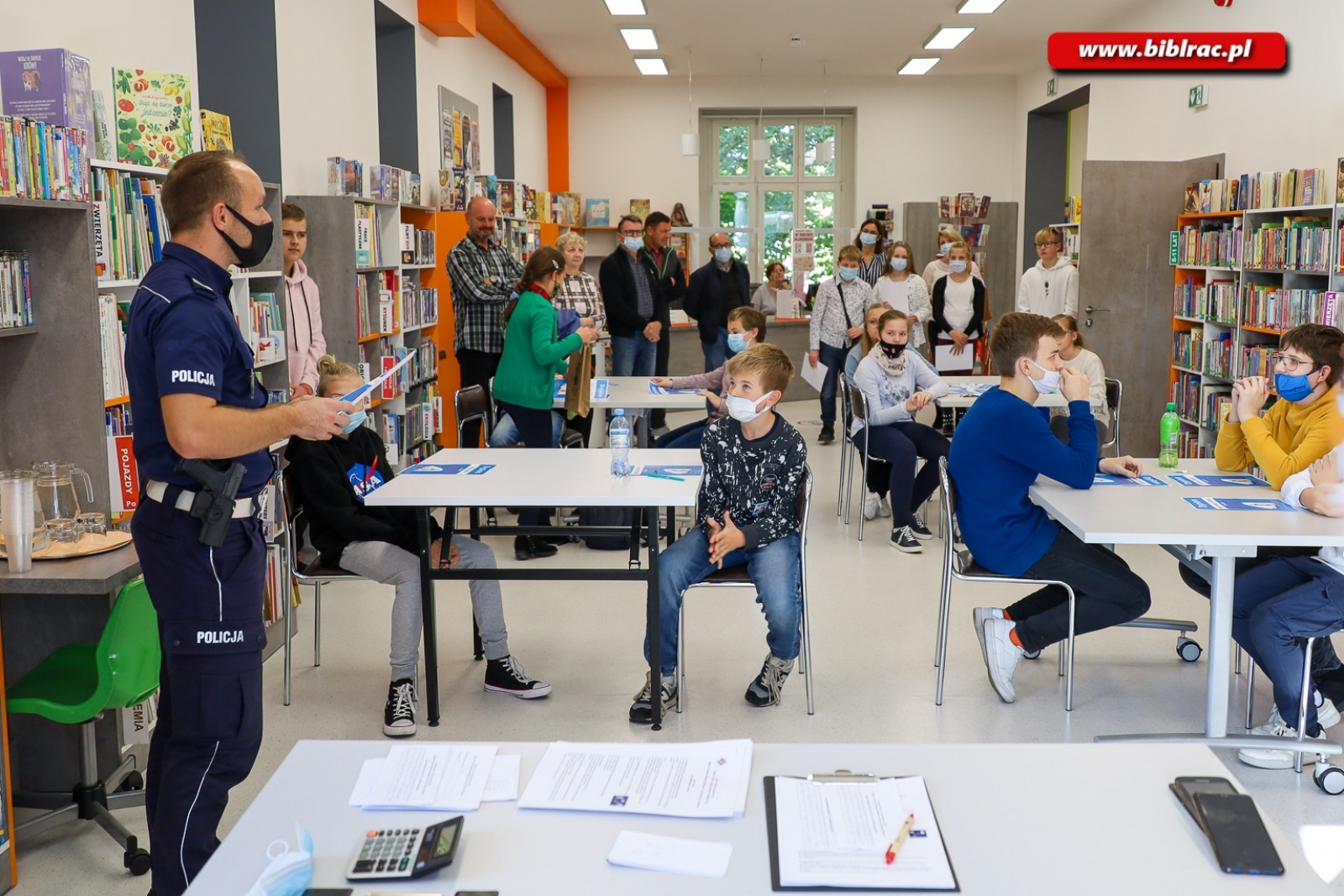 Zdjęcie w galerii na portalu naszraciborz.pl: W bibliotece odbył się Konkurs Wiedzy o Ruchu Drogowym wiadomości z regionu