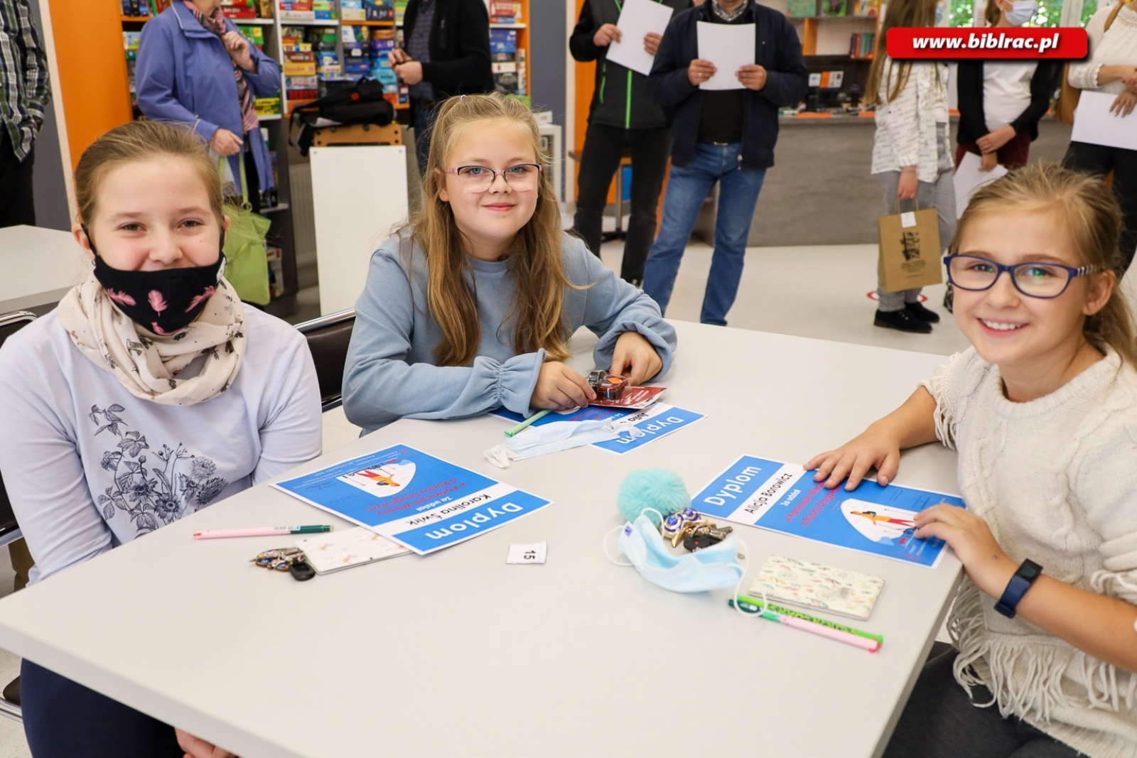Zdjęcie w galerii na portalu naszraciborz.pl: W bibliotece odbył się Konkurs Wiedzy o Ruchu Drogowym wiadomości z regionu