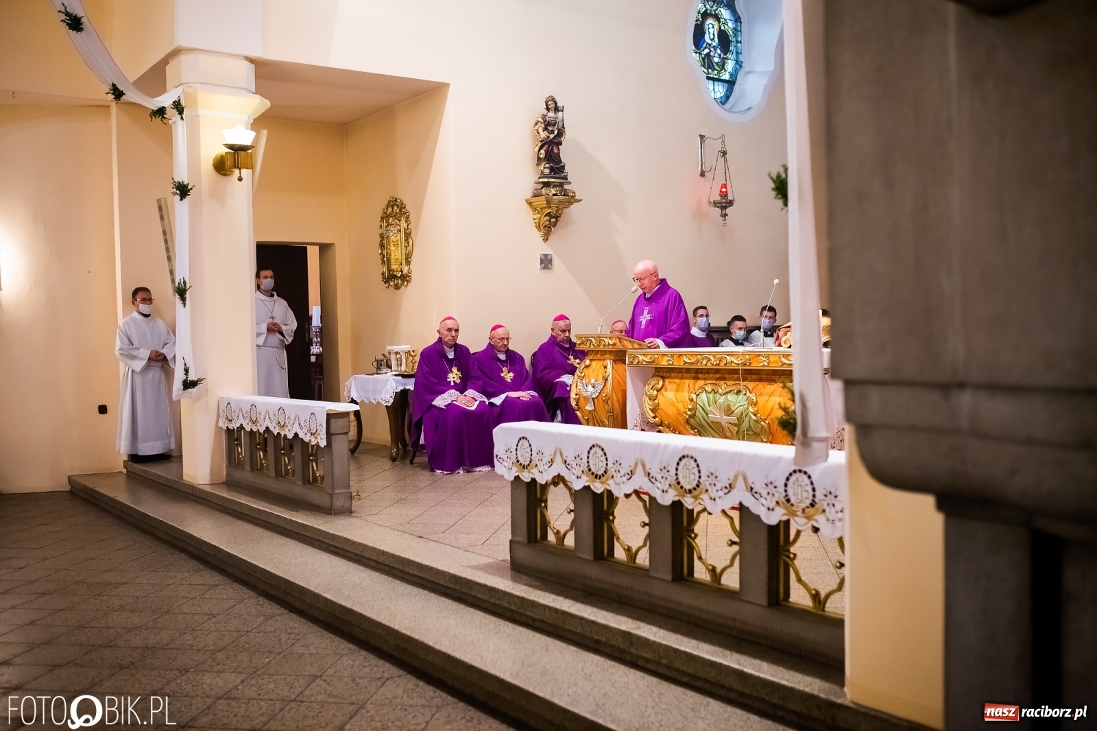 Zdjęcie w galerii na portalu naszraciborz.pl: W rodzinnej Nędzy pożegnano ks. prof. Helmuta Sobeczkę [FOTO i WIDEO] wiadomości z regionu