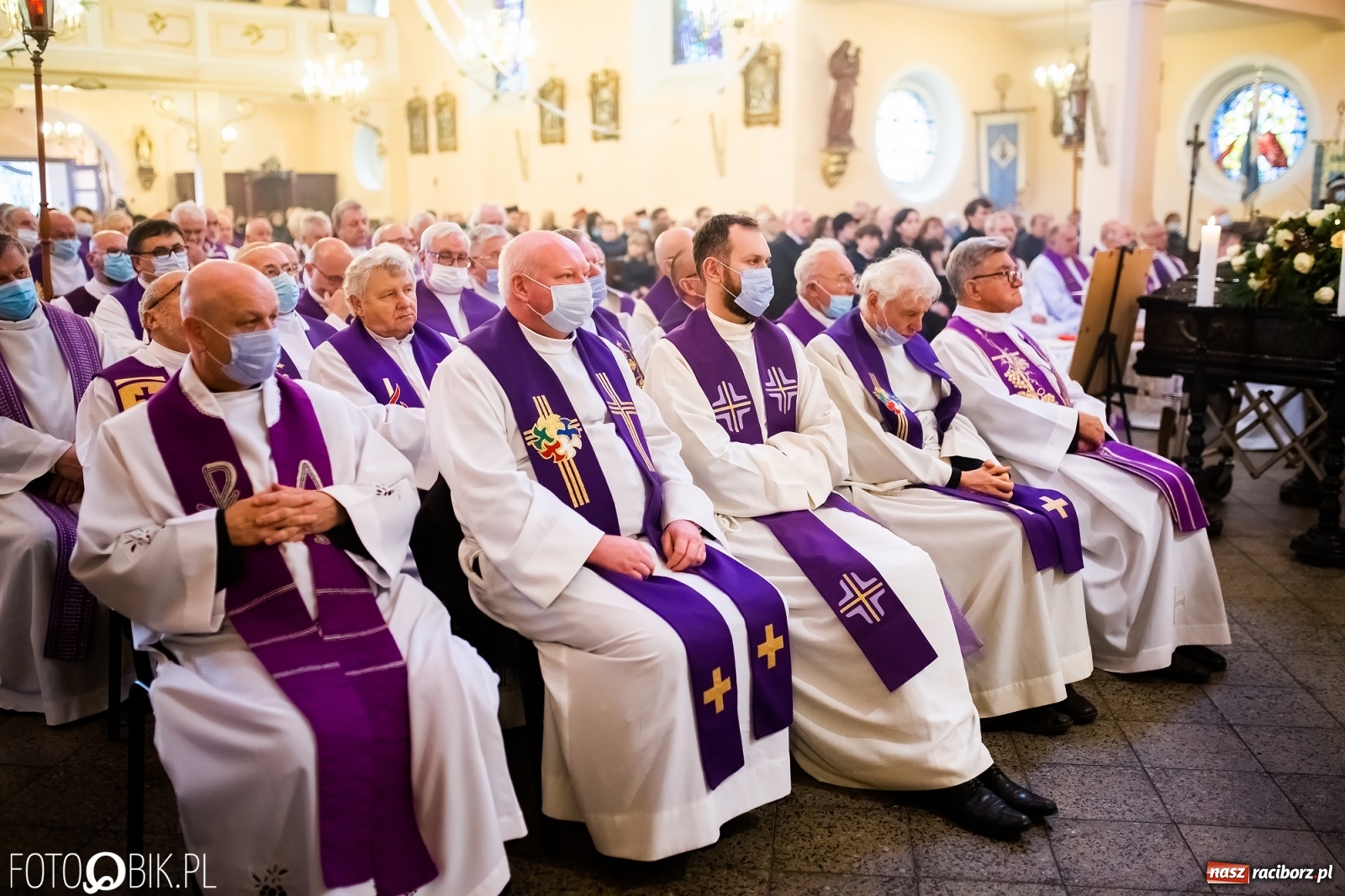 Zdjęcie w galerii na portalu naszraciborz.pl: W rodzinnej Nędzy pożegnano ks. prof. Helmuta Sobeczkę [FOTO i WIDEO] wiadomości z regionu