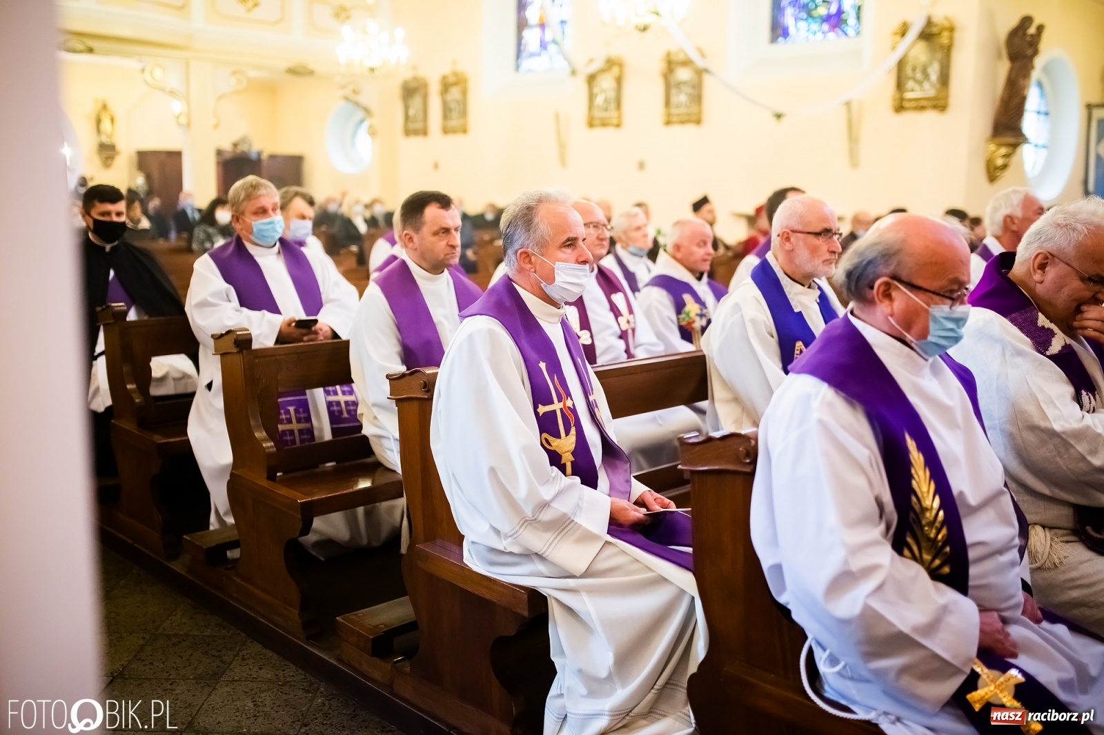 Zdjęcie w galerii na portalu naszraciborz.pl: W rodzinnej Nędzy pożegnano ks. prof. Helmuta Sobeczkę [FOTO i WIDEO] wiadomości z regionu